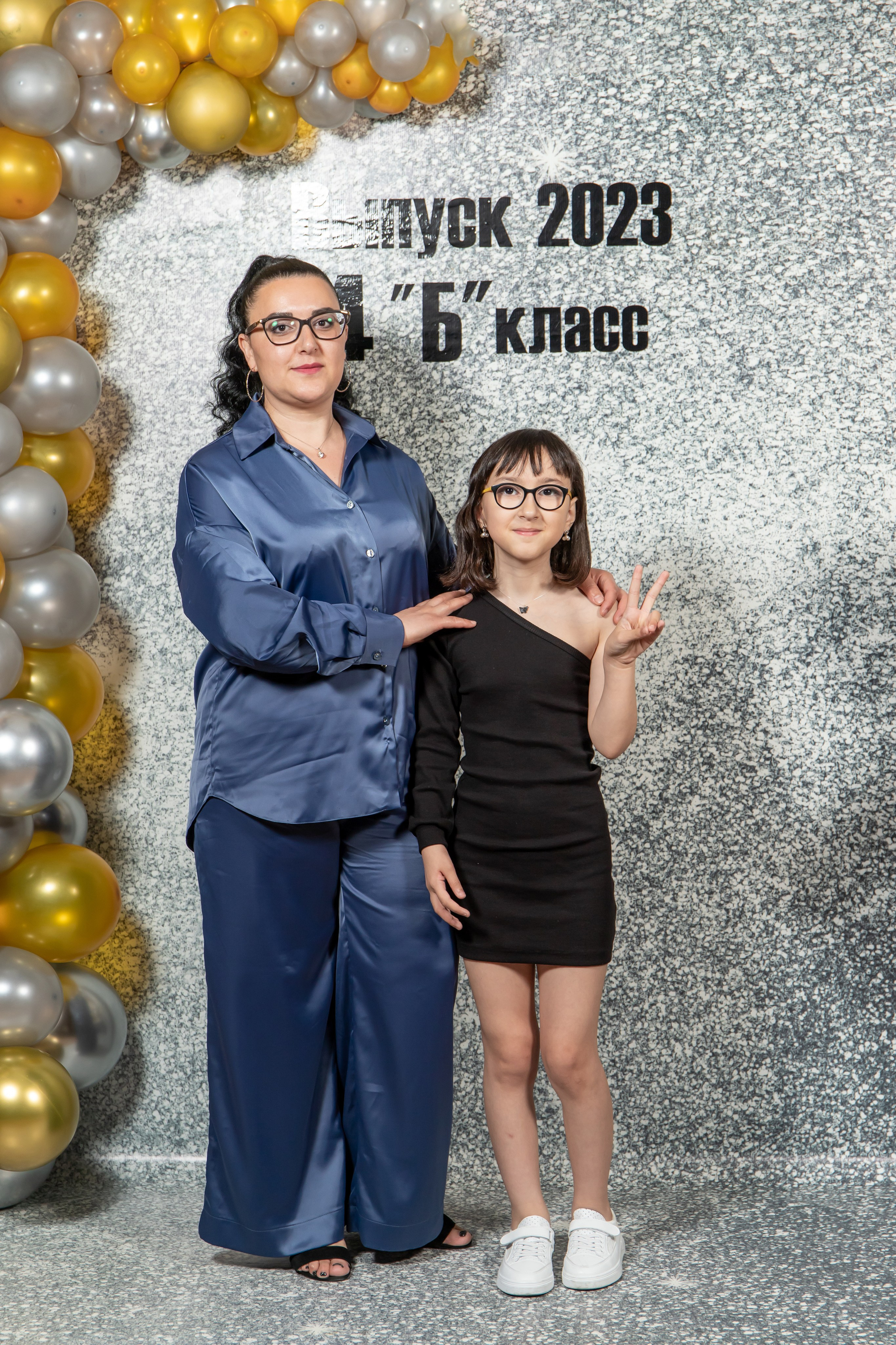 Выпуск 4Б 23 год. Семейный и свадебный фотограф в Геленджике Михаил Шматов