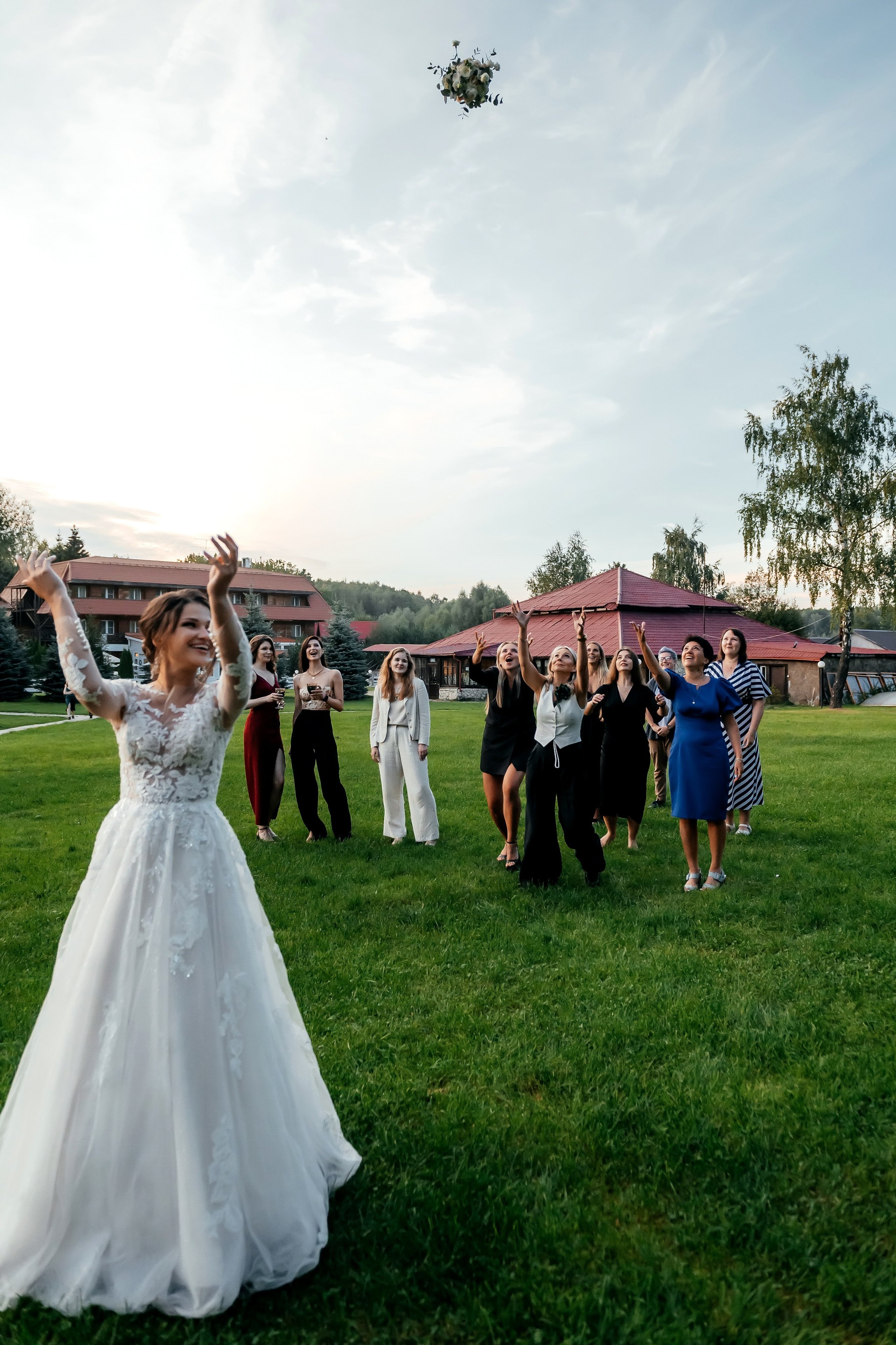 Медвежьи озера и любовь. Свадебная фотоистория. Свадебный и семейный фотограф Виктория Носачёва. Щелково, Москва и МО