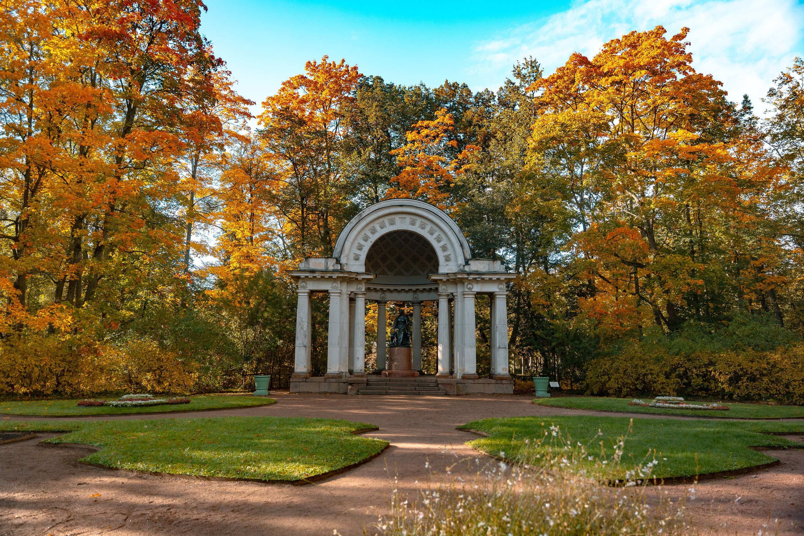 Илья Яценко