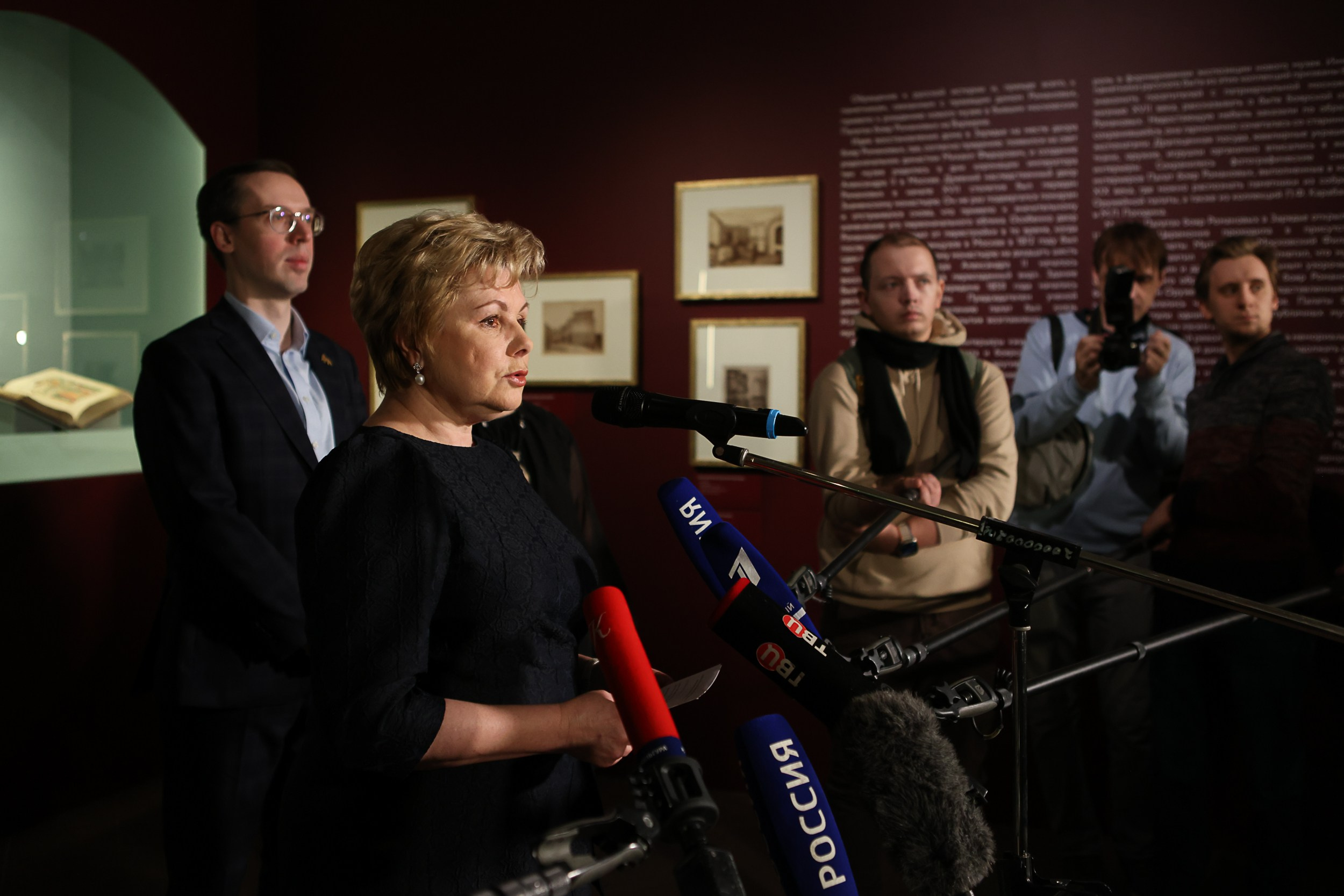 Кремль. Любители родной истории. Репортажный, архитектурный, театральный и файн-арт фотограф Лена Мельникова в Москве