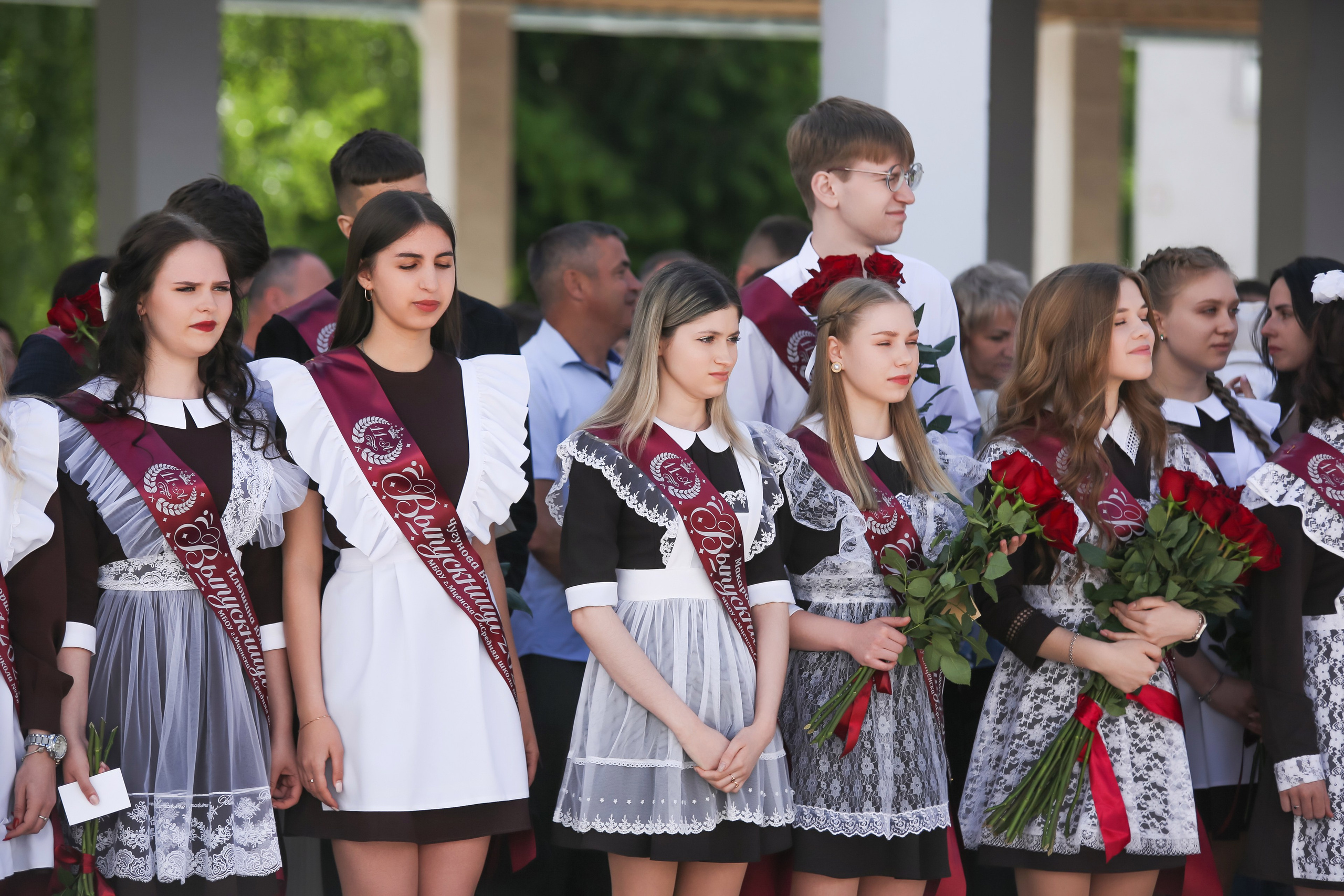 ЛИНЕЙКА «ПОСЛЕДНИЙ ЗВОНОК» 9 ШКОЛА 2024 г МЦЕНСК. ТВОЙ АЛЬБОМ / ТВОИ ПРАВИЛА