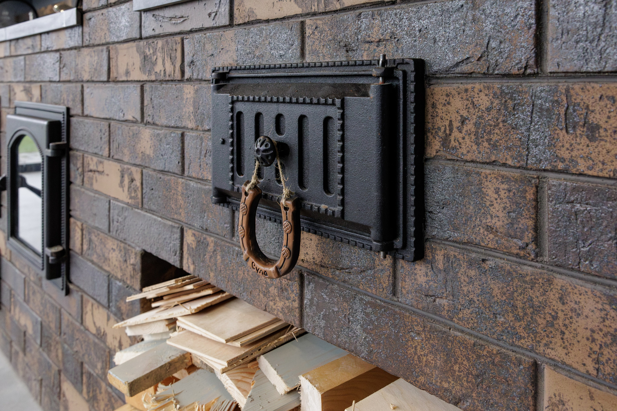 Интерьерная съемка кухни с печью из керамического кирпича | Алексей Баталов