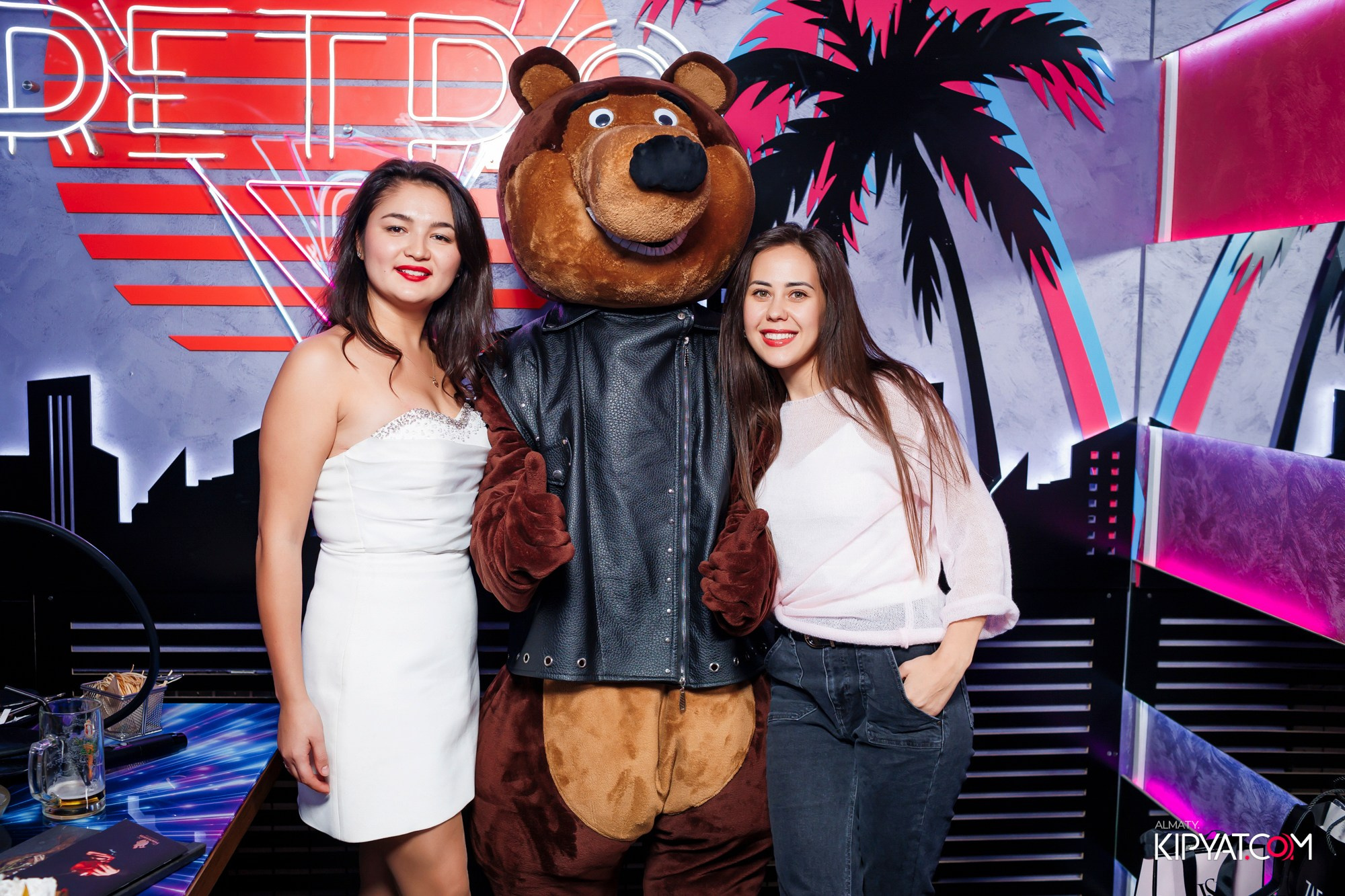 УХО И МЕДВЕДЬ НА ГАГАРИНА. КИПЯТКОМ АЛМАТЫ! Фотосъемка мероприятий в Алматы