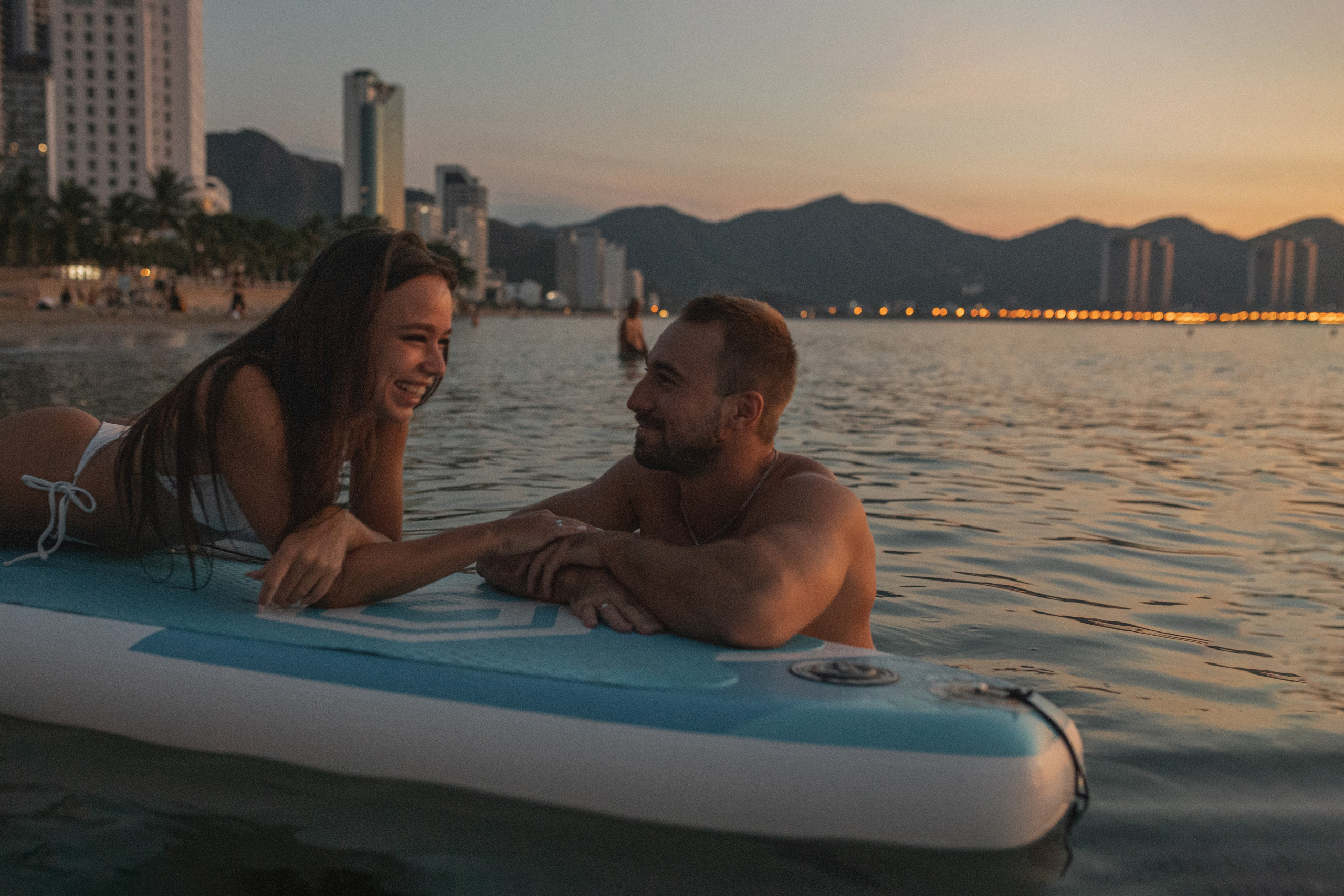 Рассветная прогулка на сапах Ярослав и Анастасия. Главная