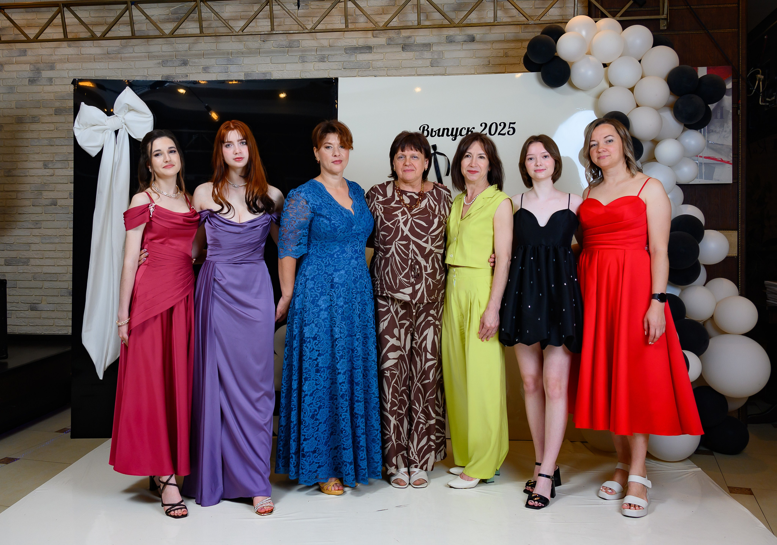 Выпускной 2025 11 кл. Семейный и детский фотограф в Новороссийске Лебедева Елена