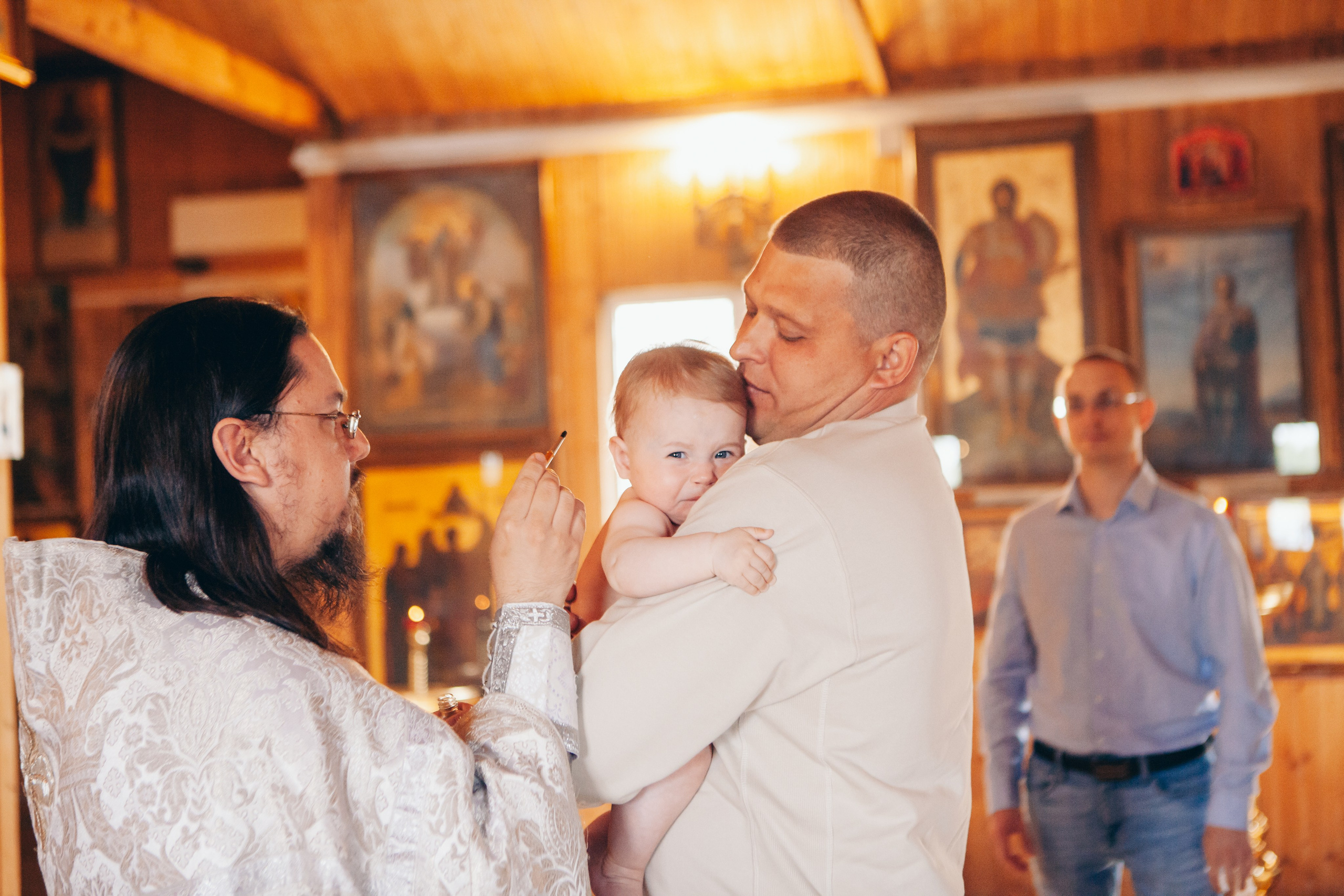 Крещение ребенка в церкви в москве. Фотограф Ольга Ефремова