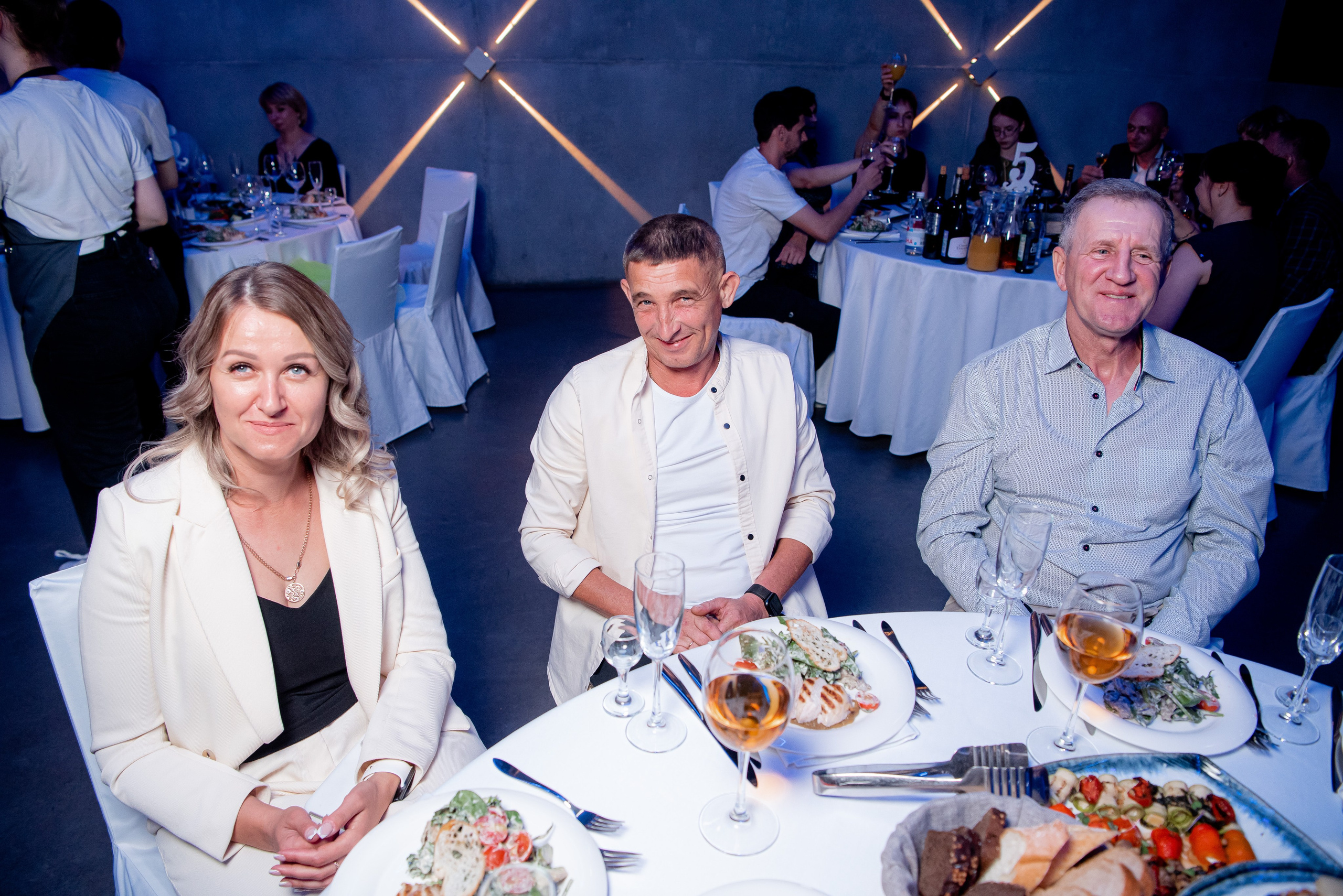 140 Школа. Вручение и Банкет. Сити Холл. Фотограф в Волгограде и Волжском Александр Горбань