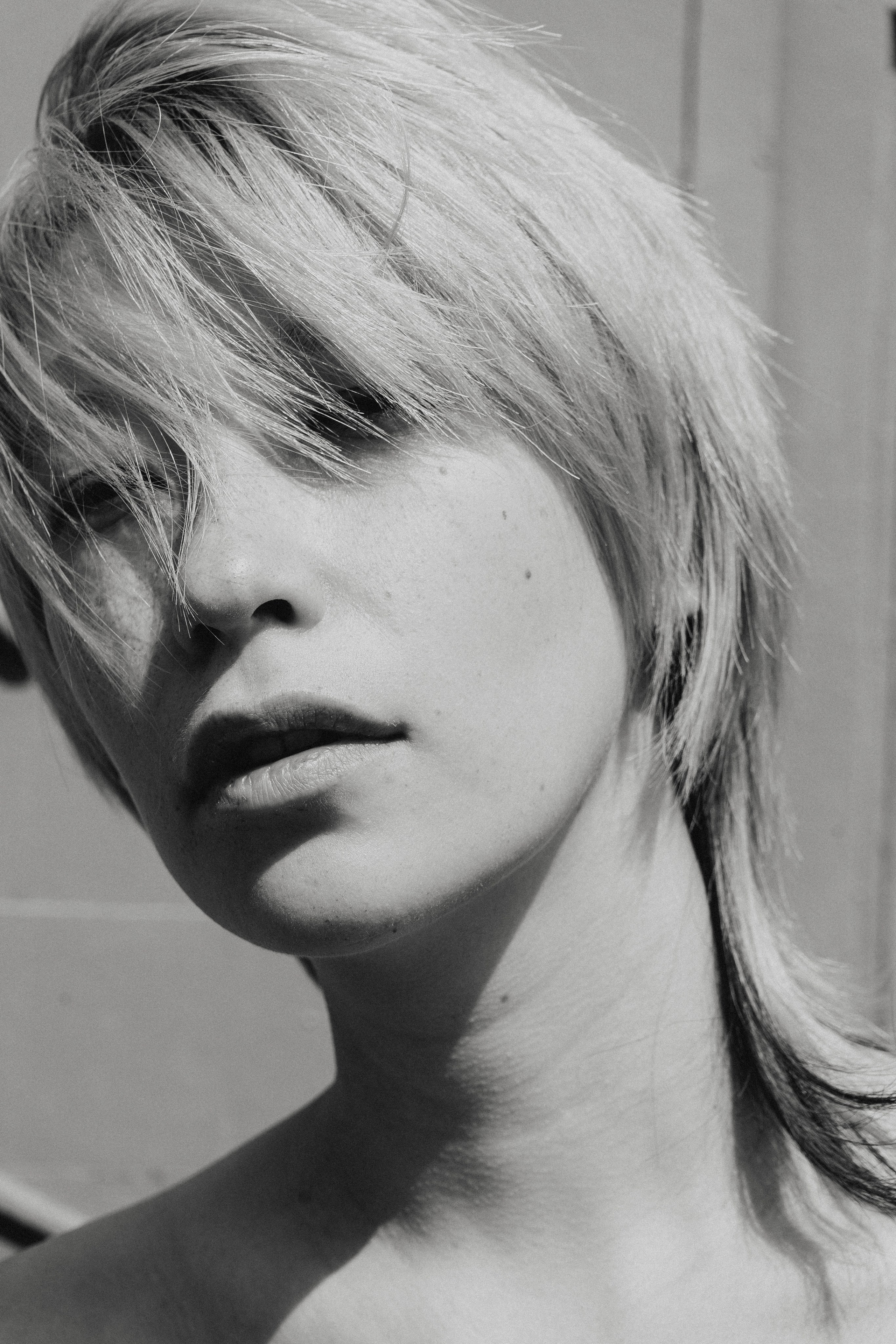 Фотосъёмка в студии девушки корейской внешности. Денис Марков — фотограф в Екатеринбурге