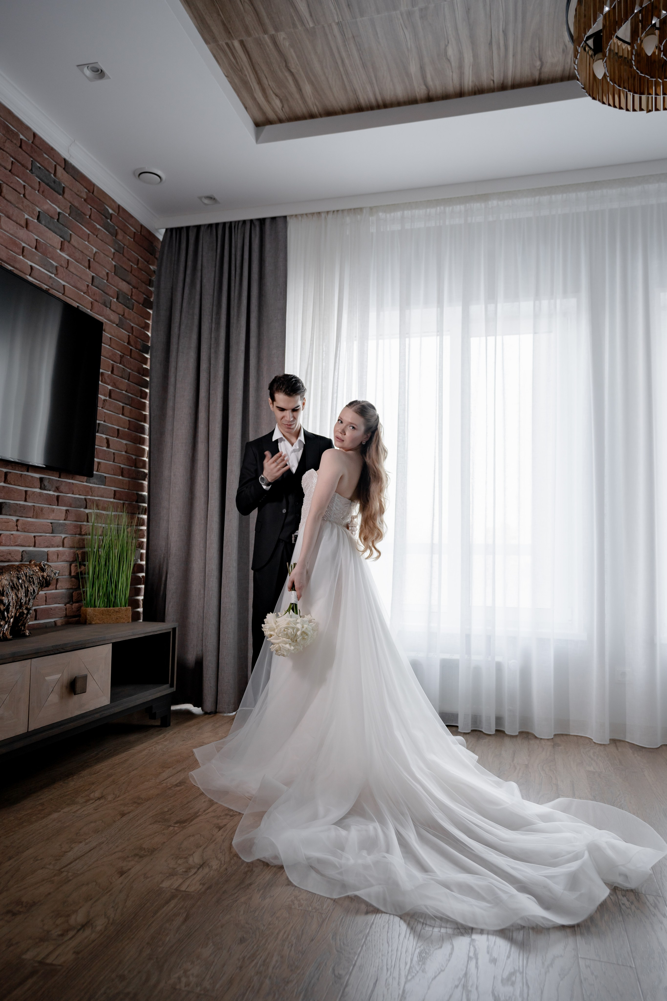 СВАДЕБНАЯ СЬЕМКА СБОРОВ В ОТЕЛЕ И ВЫЕЗД НА ЦЕРЕМОНИЮ (СНЯТО В СИБИРЕ В НИЖНЕВАРТОВСКЕ)М. Профессиональный фотограф, Санкт-Петербург — Виктория Богомолова