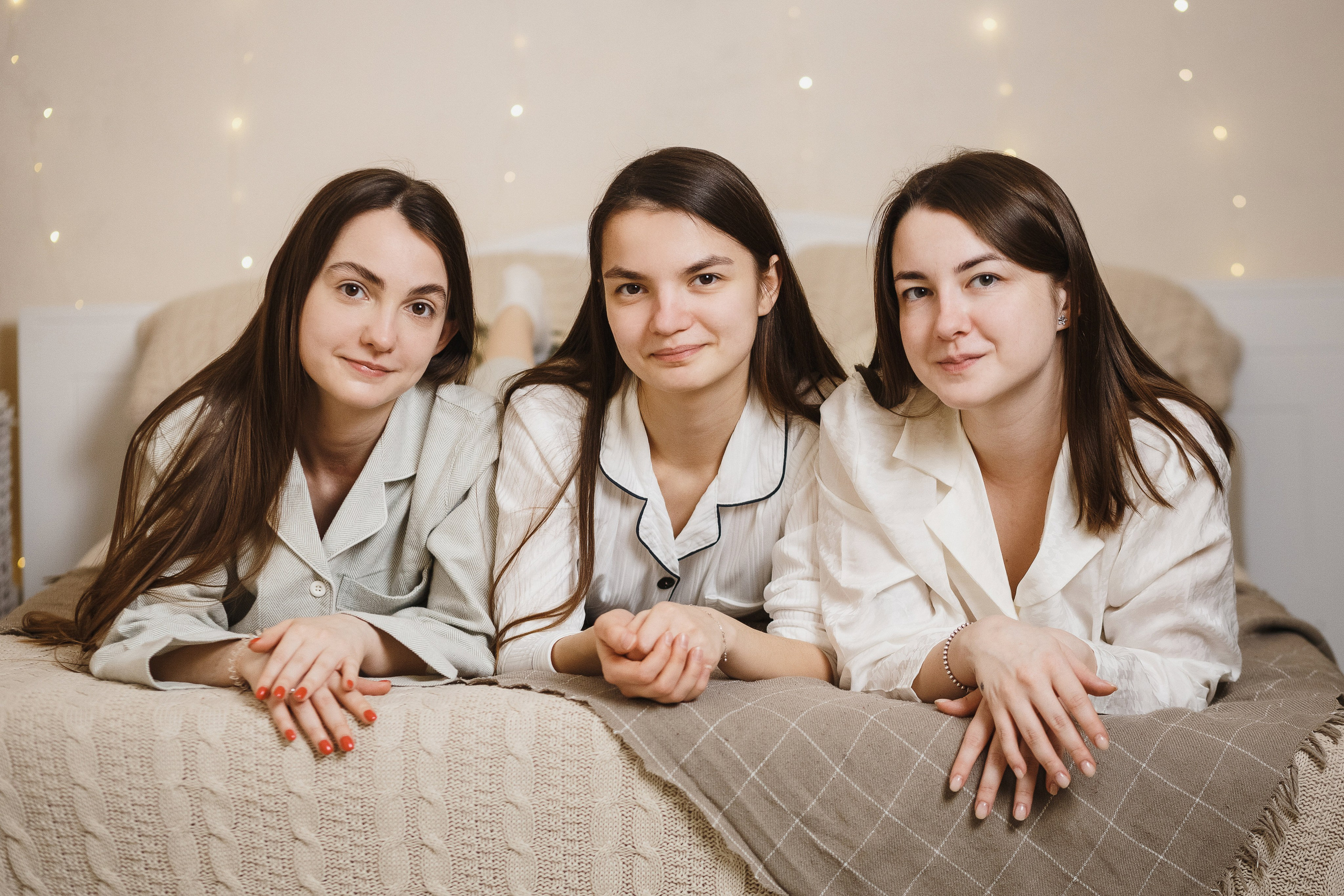 Семейная фотосессия в фотостудии Таганрога: Вечные моменты счастья. Свадебный и семейный фотограф в Таганроге Бакарюк Антон