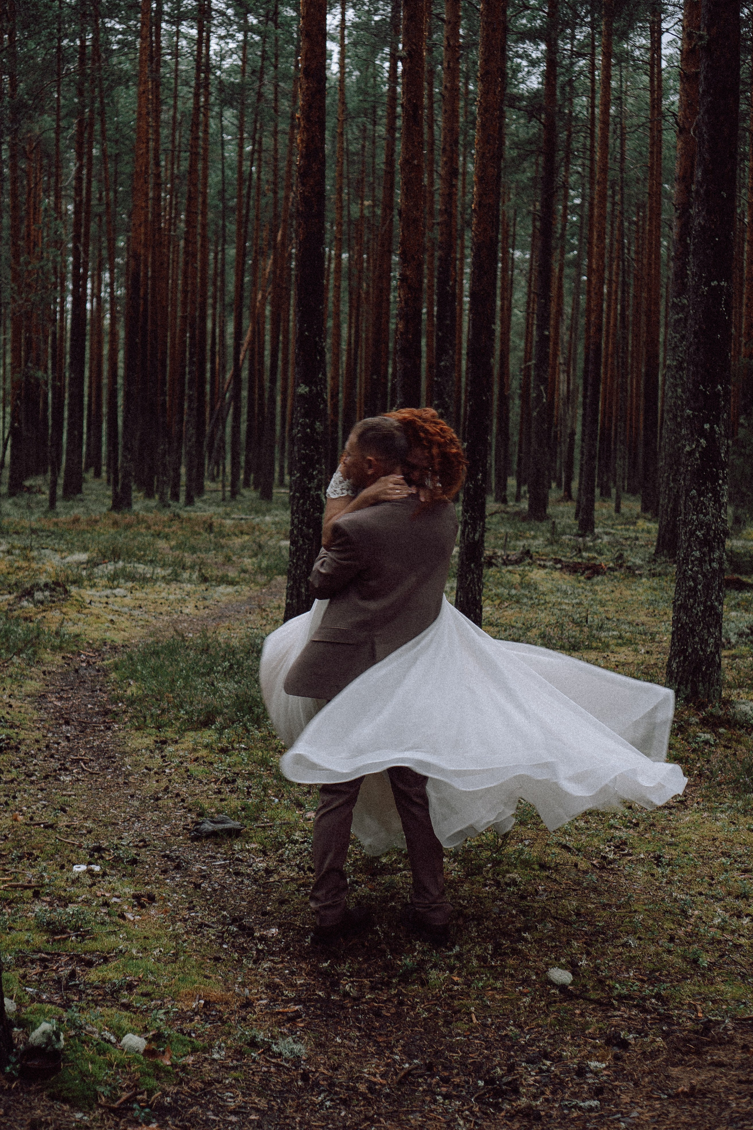 СВАДЕБНАЯ ФОТОСЕССИИЯ ПАРЫ В ГОРОДЕ ПРИОЗЕРСК В СОСНОВОМ ЛЕСУ И С ПИКАПОМ. Профессиональный фотограф, Санкт-Петербург — Виктория Богомолова