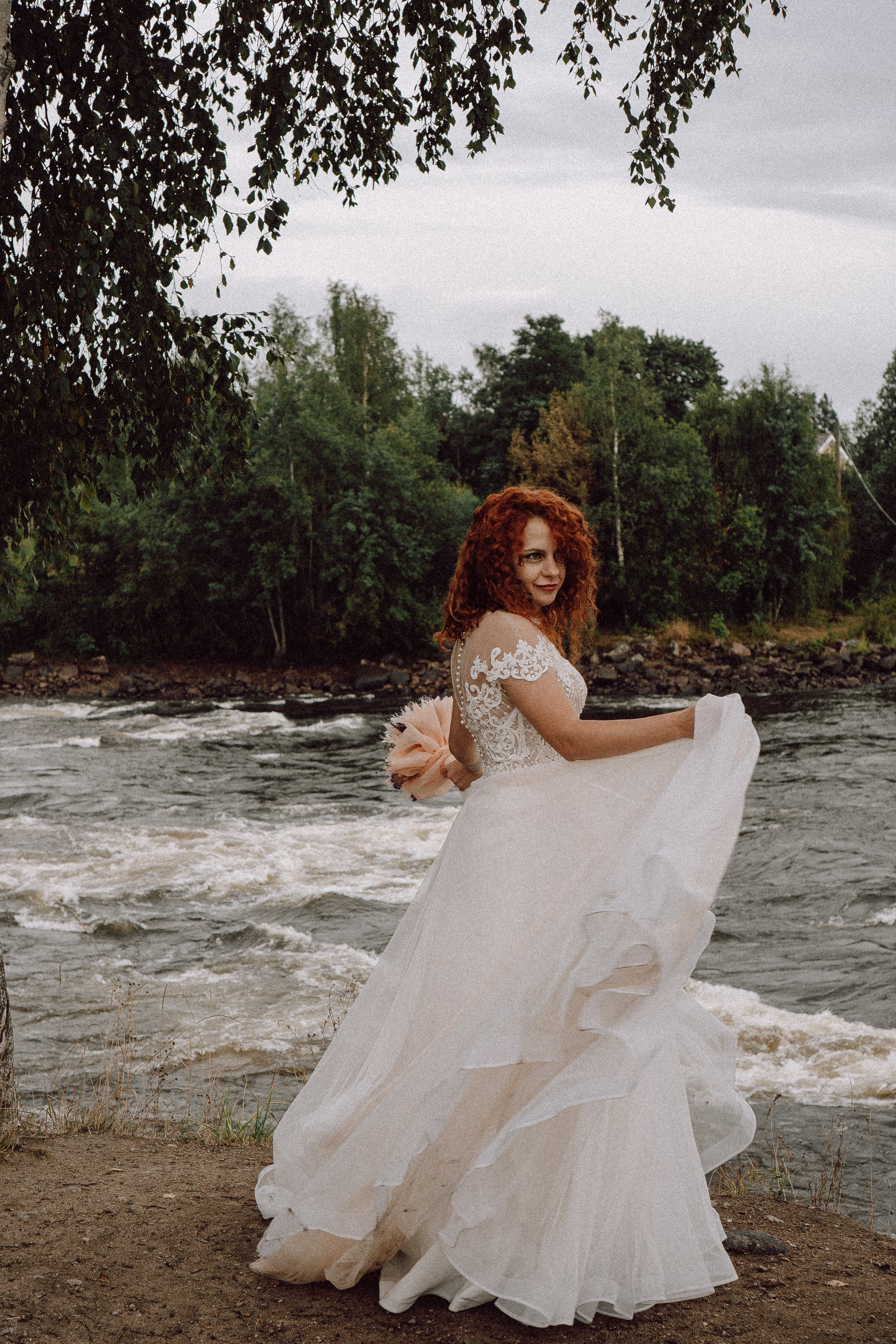 СВАДЕБНАЯ ФОТОСЕССИИЯ ПАРЫ В ГОРОДЕ ПРИОЗЕРСК В СОСНОВОМ ЛЕСУ И С ПИКАПОМ. Профессиональный фотограф, Санкт-Петербург — Виктория Богомолова