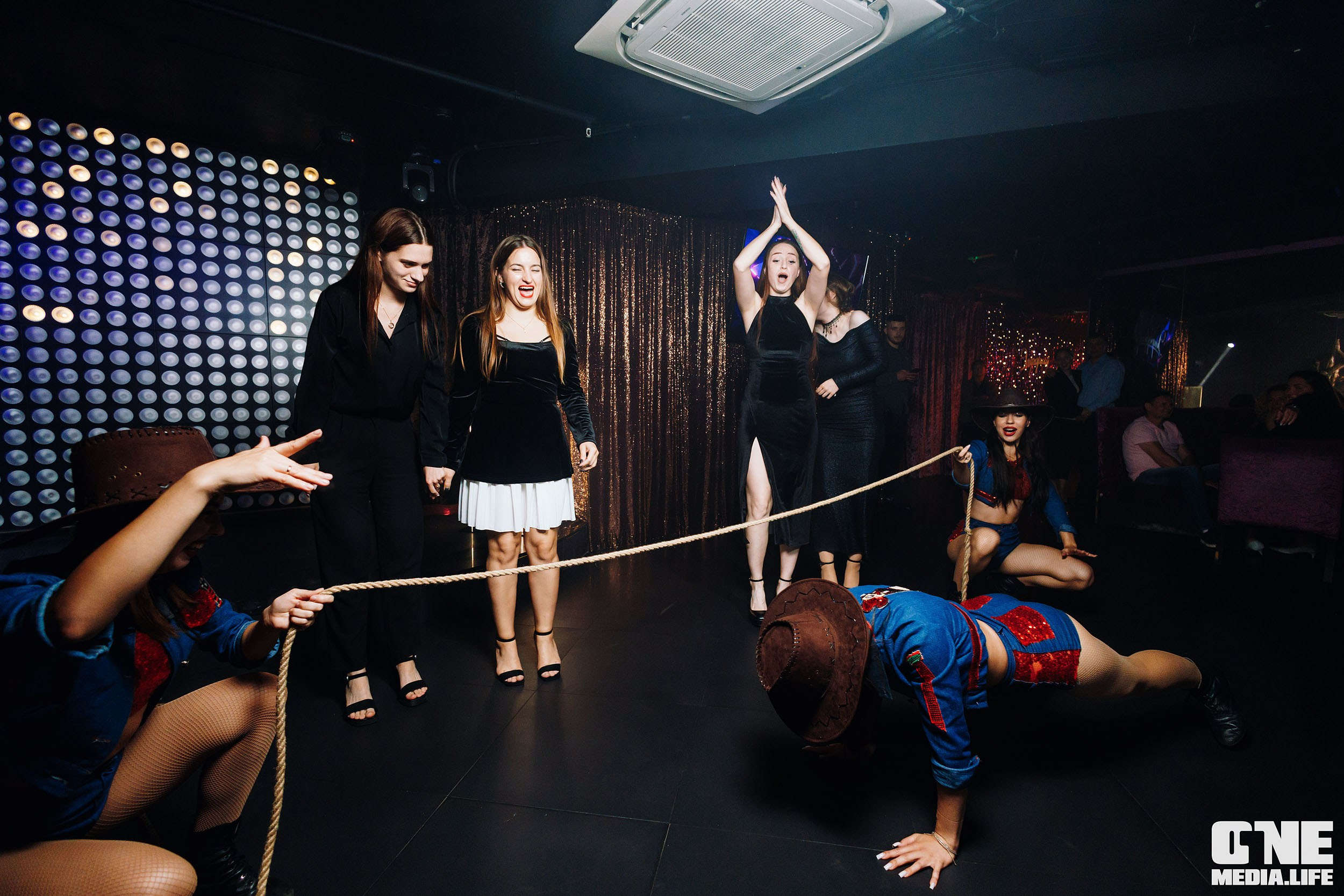 Фоторепортаж из караоке-клуба Эйфория. One Media Life: фоторепортажи, фотоотчеты с мероприятий и заведений