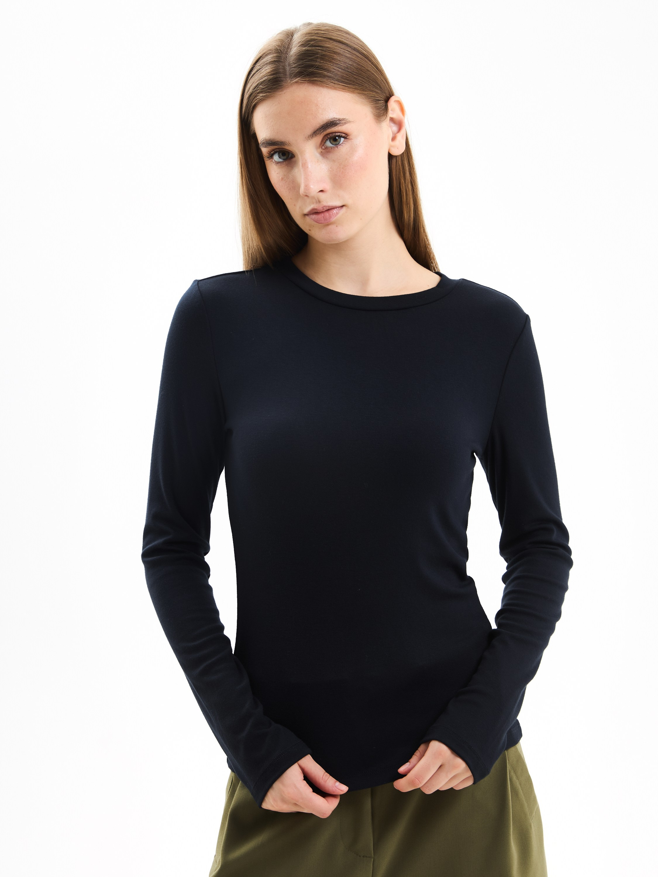 RE (RESERVED woman). Съемки для брендов одежды | Каталоги и лукбуки для e-com