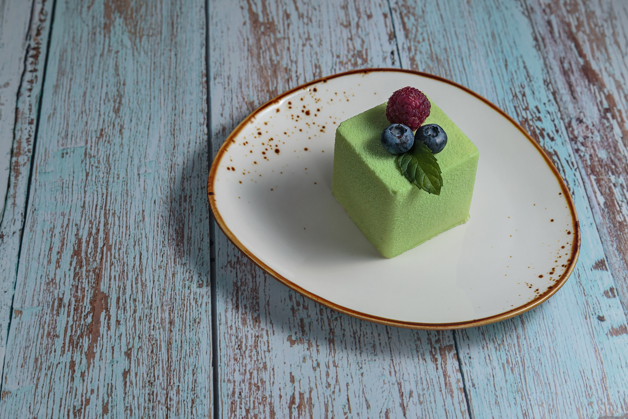 пирожное в кофейне-кондитерской Konfi