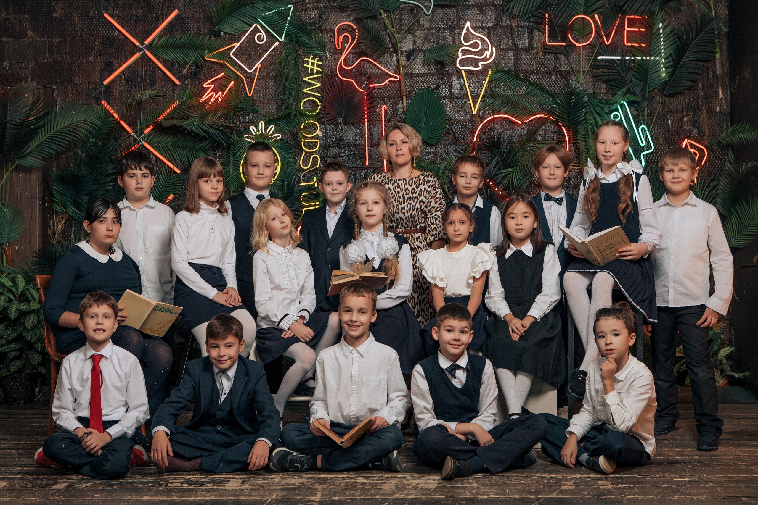 ВЫПУСКНЫЕ АЛЬБОМЫ. Детский и семейный фотограф с животными в Москве Гурьева Надежда