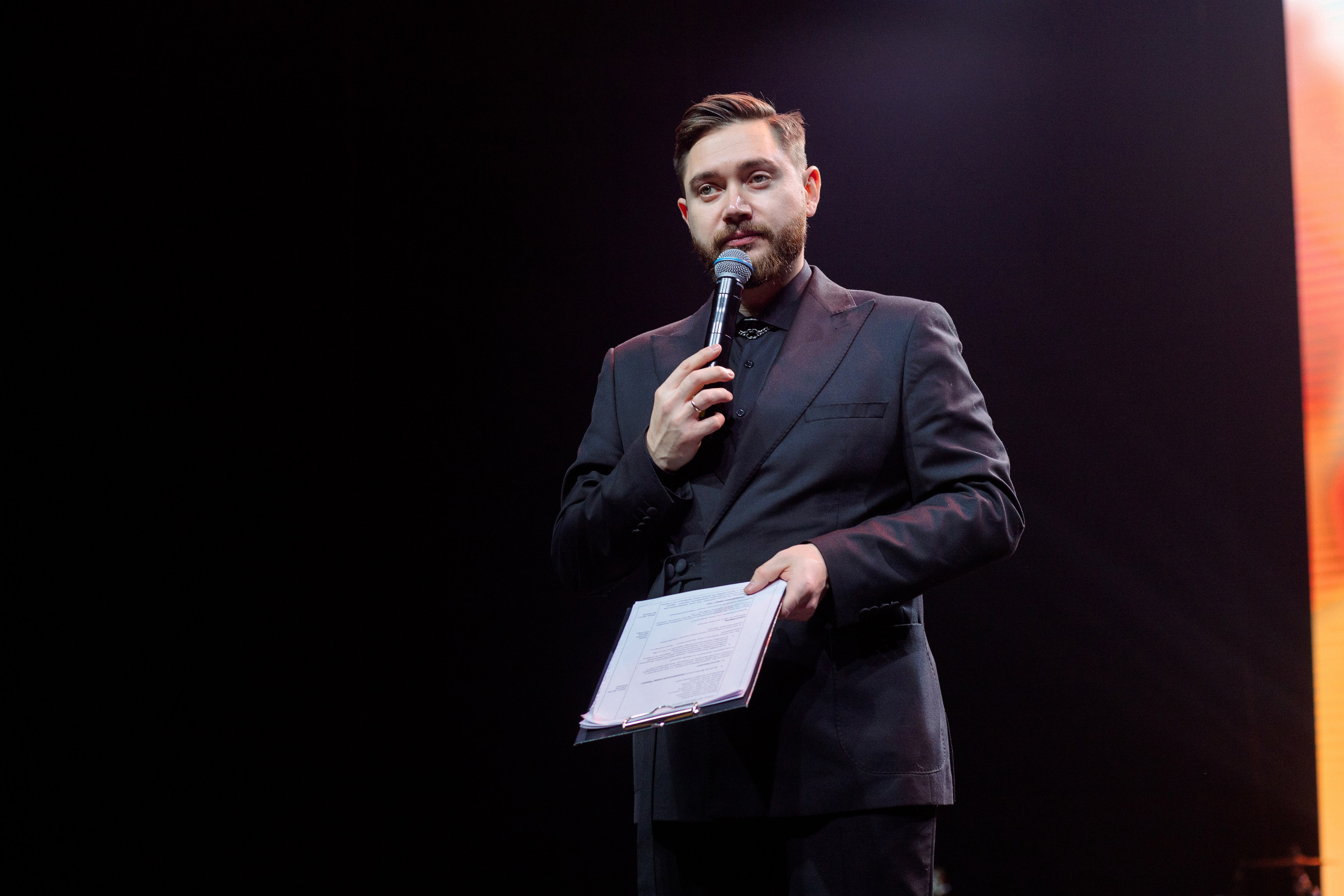 РЕПОРТАЖ: НОВЫЙ ГОД В ДК МЕТАЛЛУРГ. Профессиональный фотограф в Ижевске Леша Петров