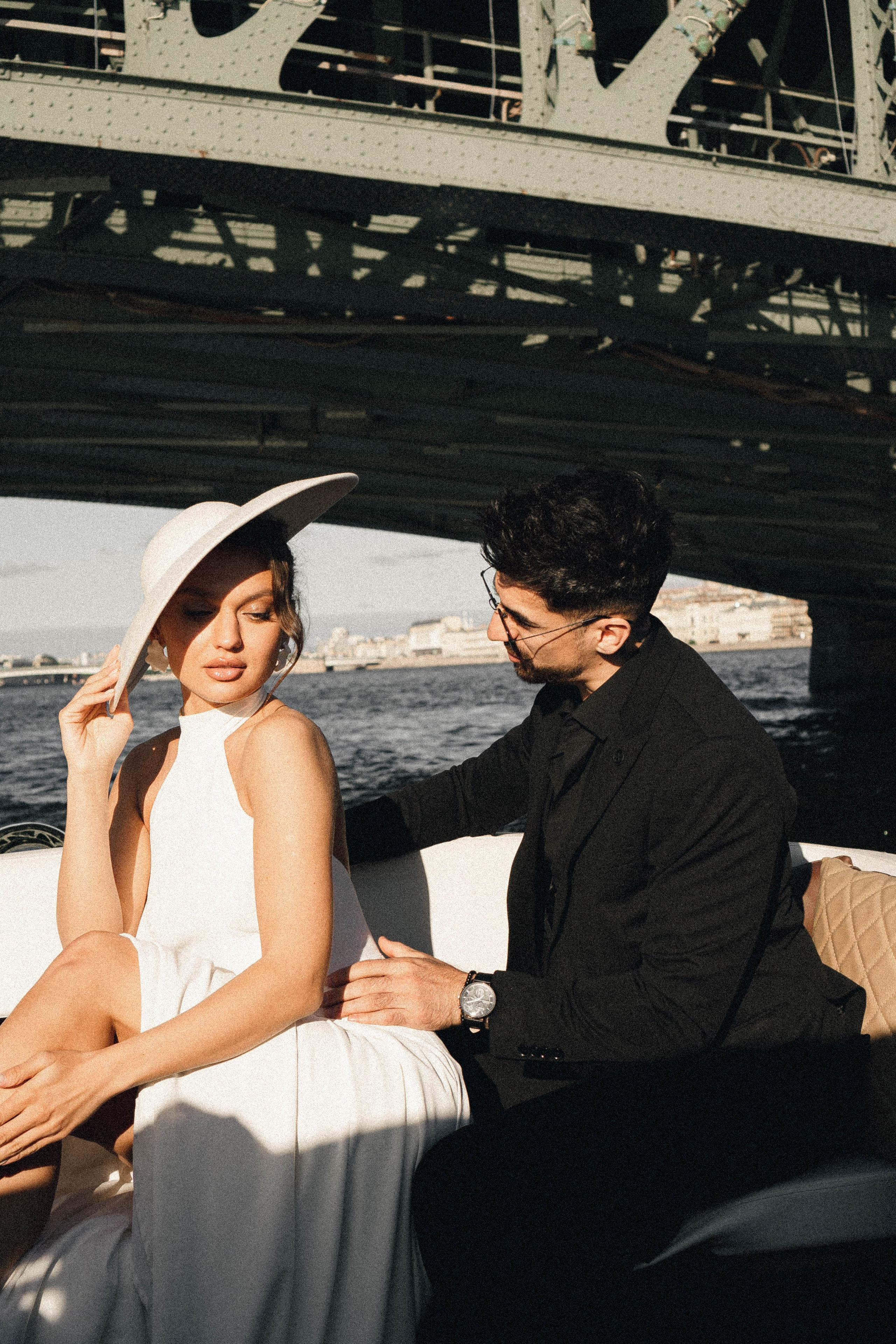 СВАДЕНБНАЯ СЬЕМКА НА КАТЕРЕ ПО КАНАЛАМ САНКТ-ПЕТЕРБУРГА И В АКВАТОРИИ НЕВЫ. Профессиональный фотограф, Санкт-Петербург — Виктория Богомолова