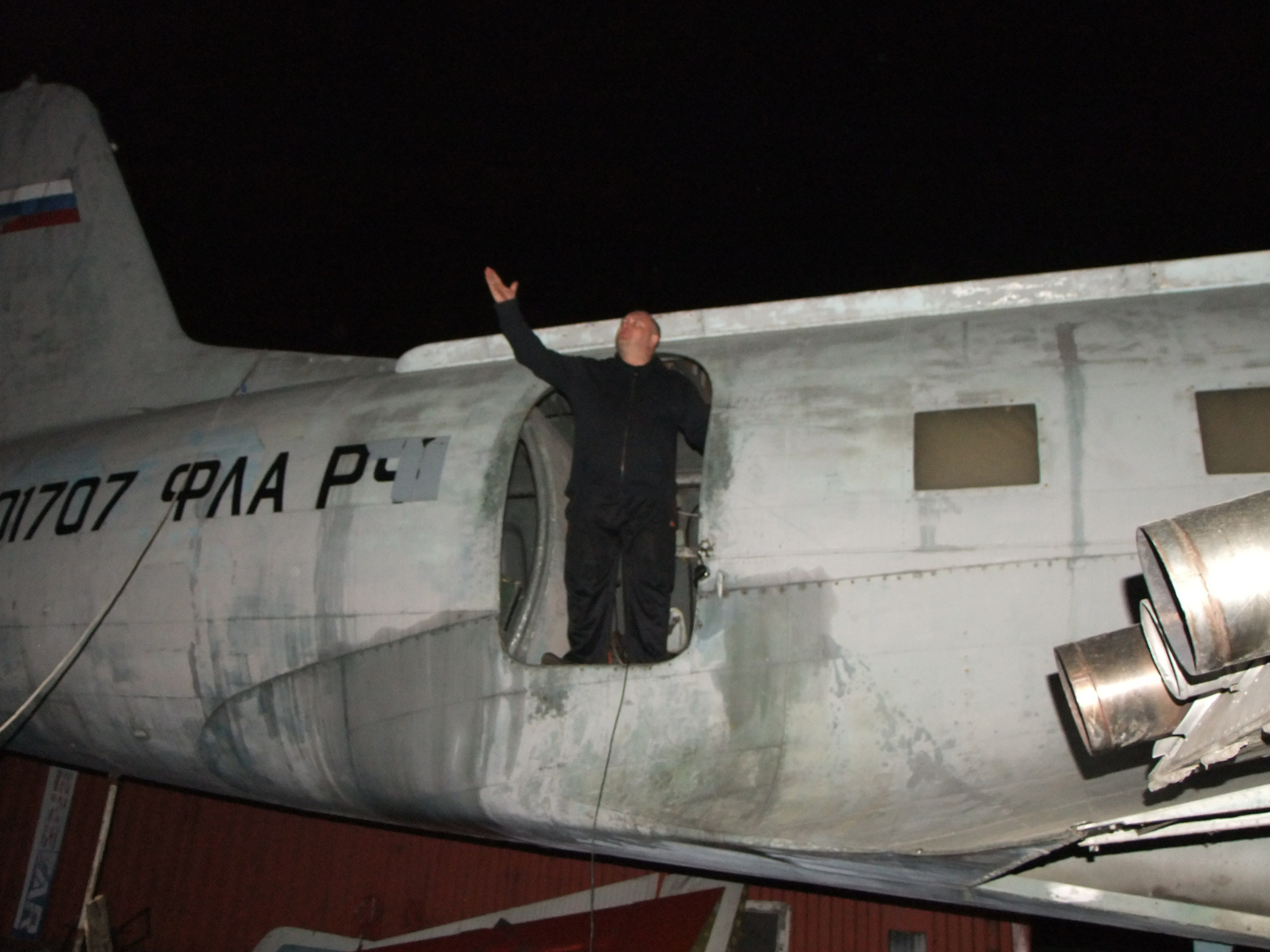 Ил-14Т «Голубая Мечта» работы в Тушино (2011 г.). Фотоальбом показывающий увлекательный мир авиации и мир медведей Андрея Иванова