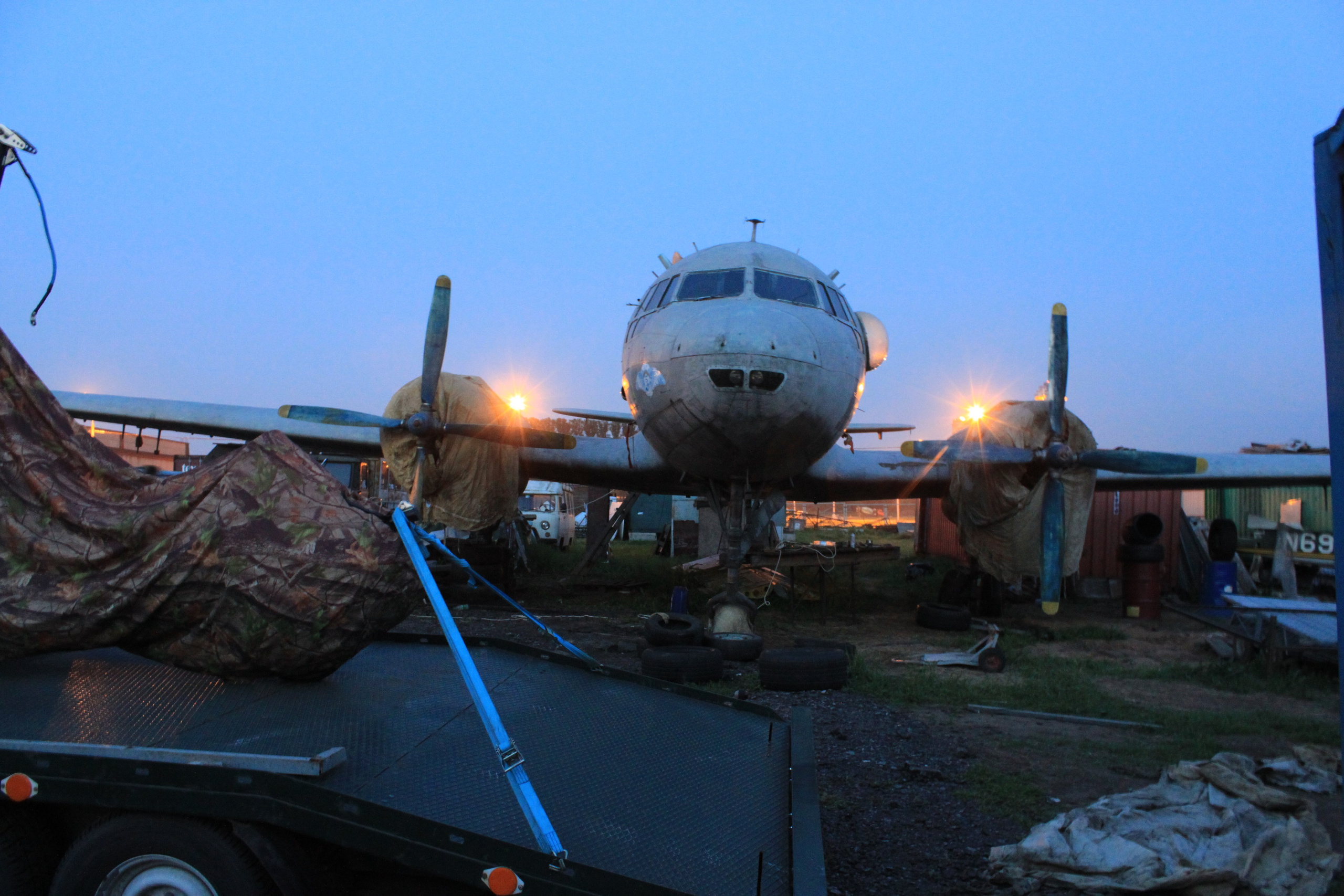 Ил-14Т «Голубая Мечта» работы в Тушино (2011 г.). Фотоальбом показывающий увлекательный мир авиации и мир медведей Андрея Иванова