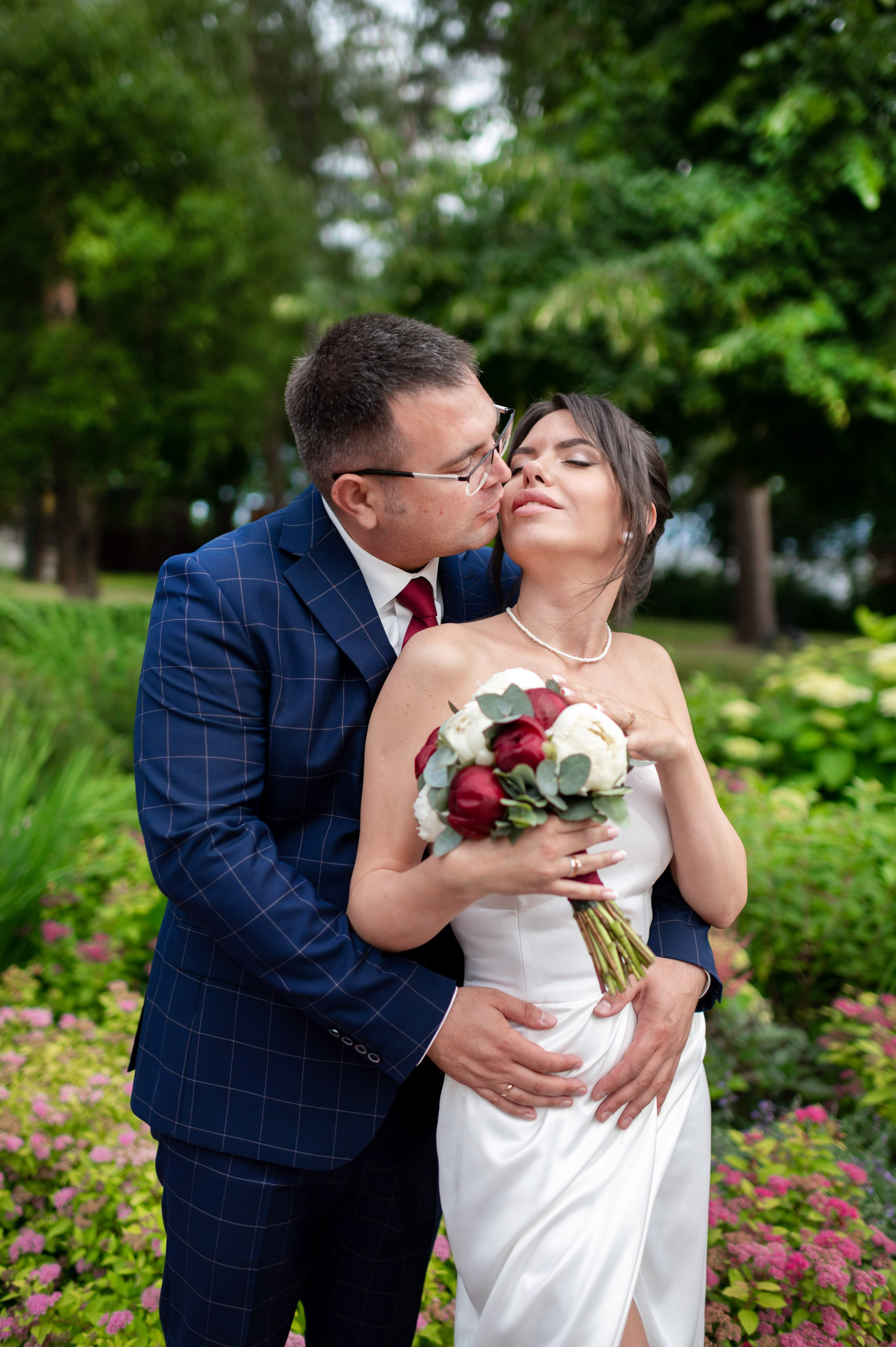 Евгений и Александра (фотосессия под дождём на Исаакиевской площади, свадебная прогулка на Финском заливе). Портретный, семейный и свадебный фотограф в Санкт-Петербурге и в Пушкине Ширяев Денис