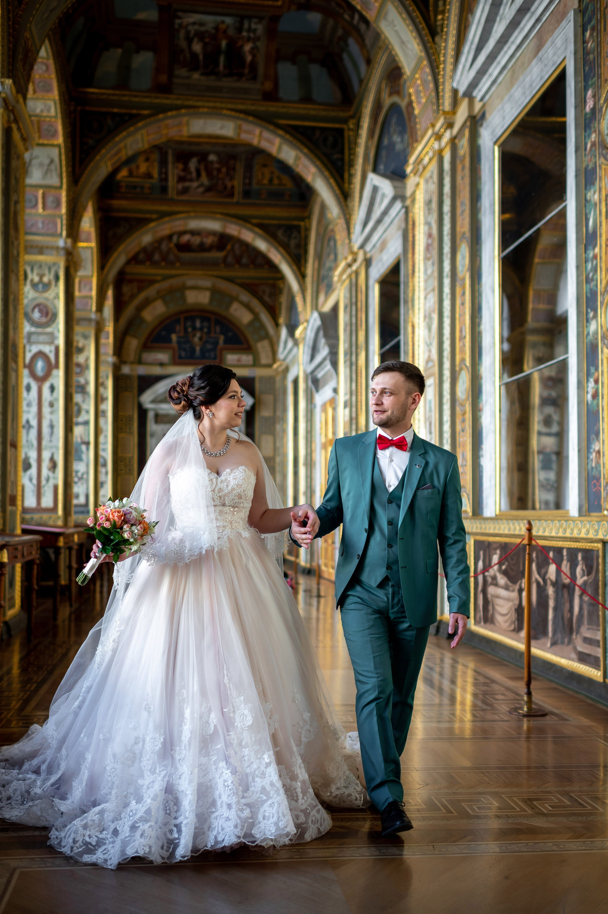 Самая красивая свадебная фотосессия в Эрмитаже. Лучшие свадебные фотографии в Эрмитажа. Портретный, семейный и свадебный фотограф в Санкт-Петербурге и в Пушкине Ширяев Денис