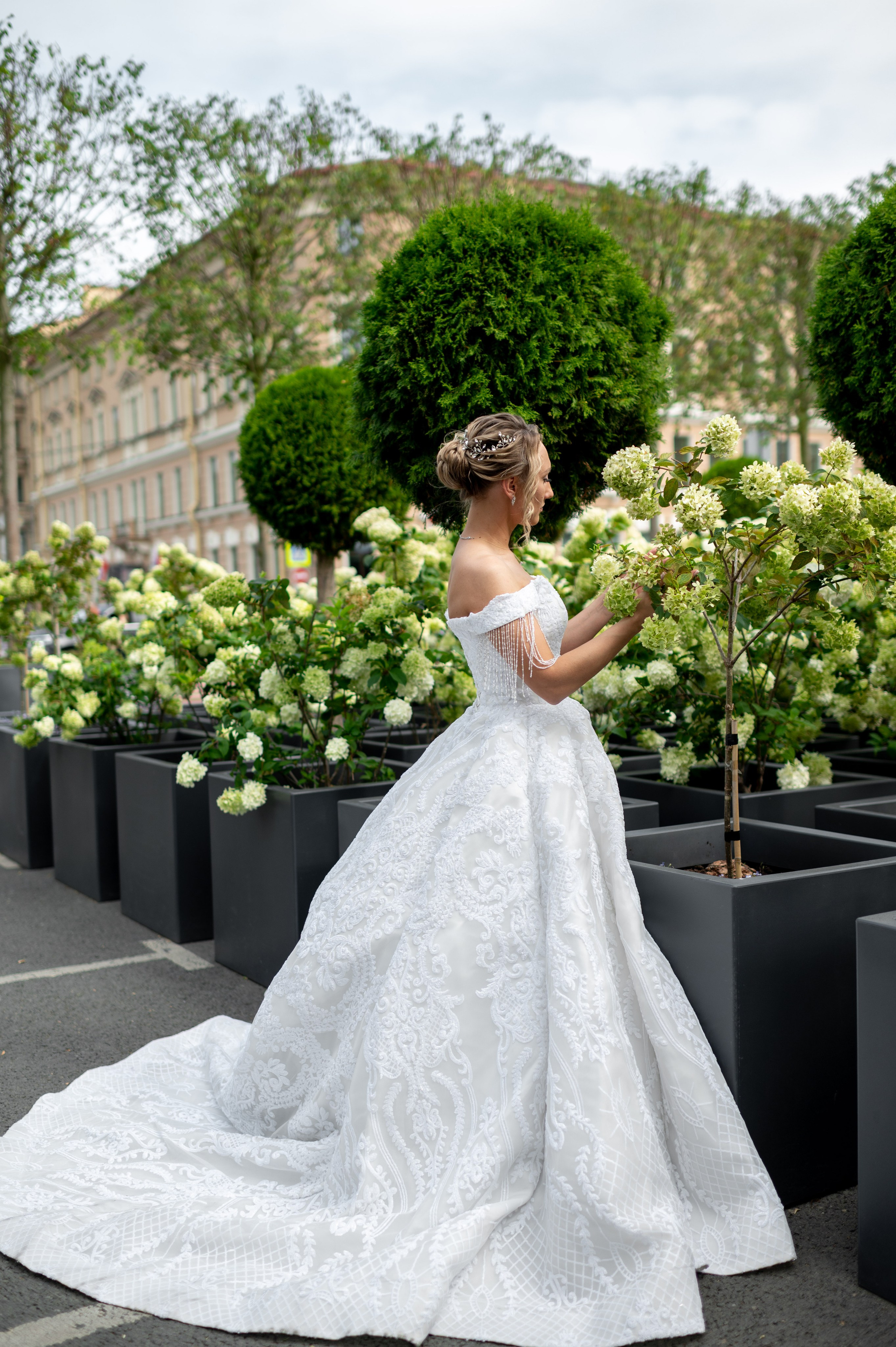 Анастасия и Игорь (фотосессия во Втором Дворце Бракосочетания, Польский сад, здание городской Ратуши). Портретный, семейный и свадебный фотограф в Санкт-Петербурге и в Пушкине Ширяев Денис