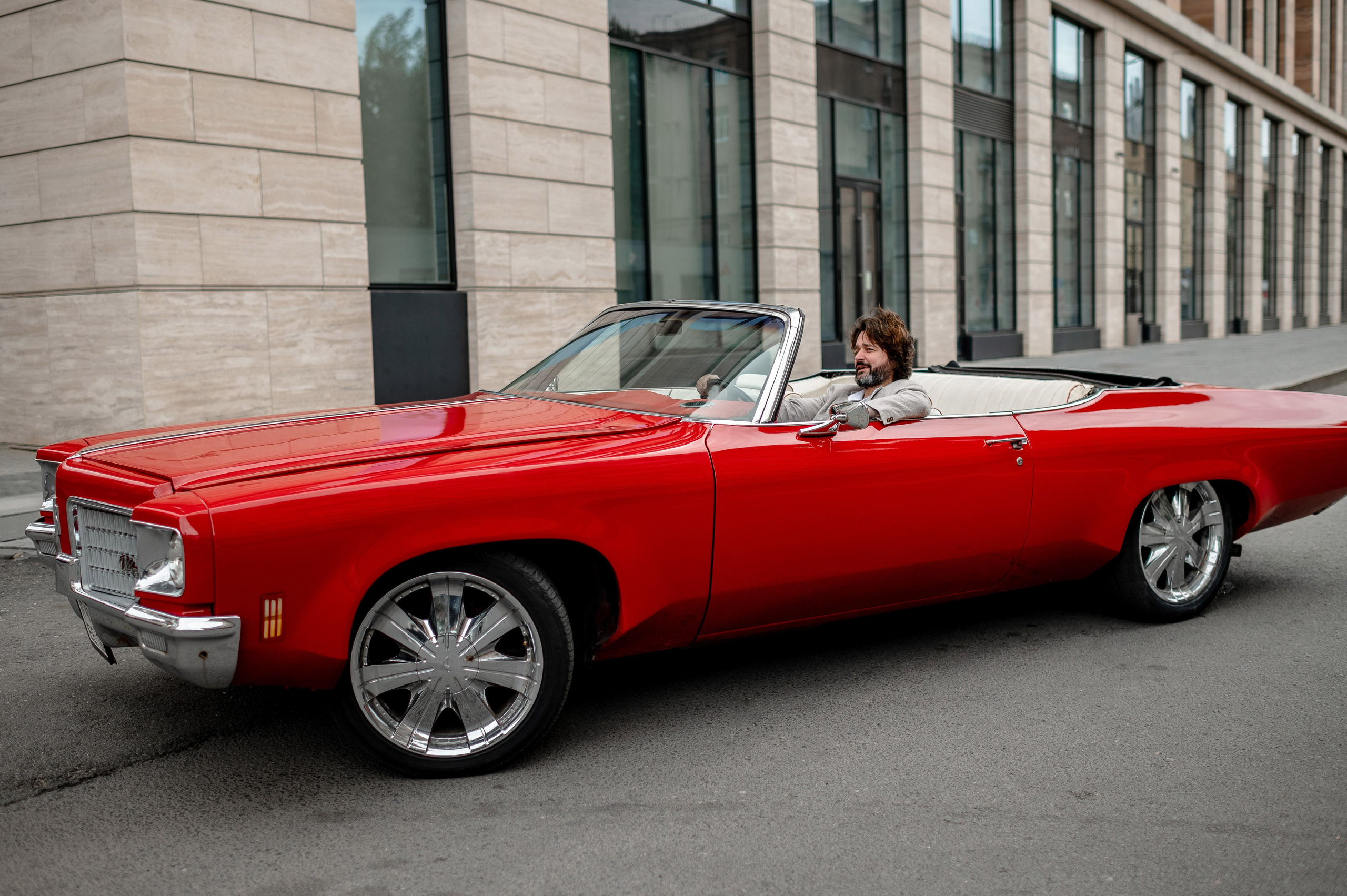 Юлия и Павел (сборы невесты, Невская ратуша, красный Buick, прогулка по рекам на катере). Портретный, семейный и свадебный фотограф в Санкт-Петербурге и в Пушкине Ширяев Денис