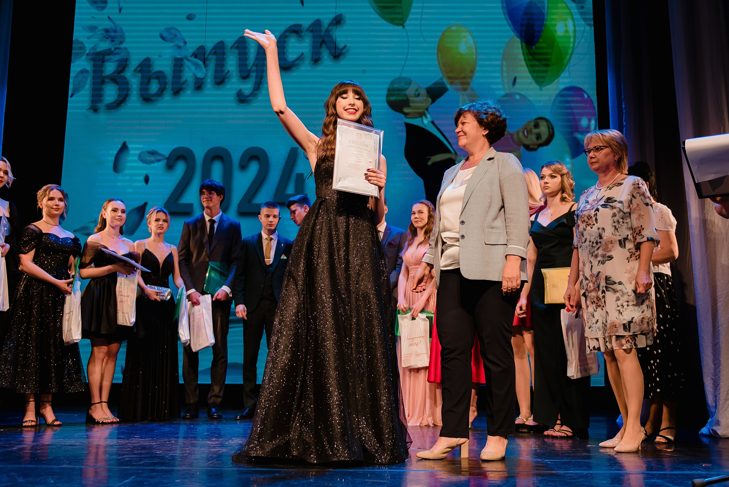 Выпускной школа 2024. Фотограф Рязань. Дарья Дмитриева