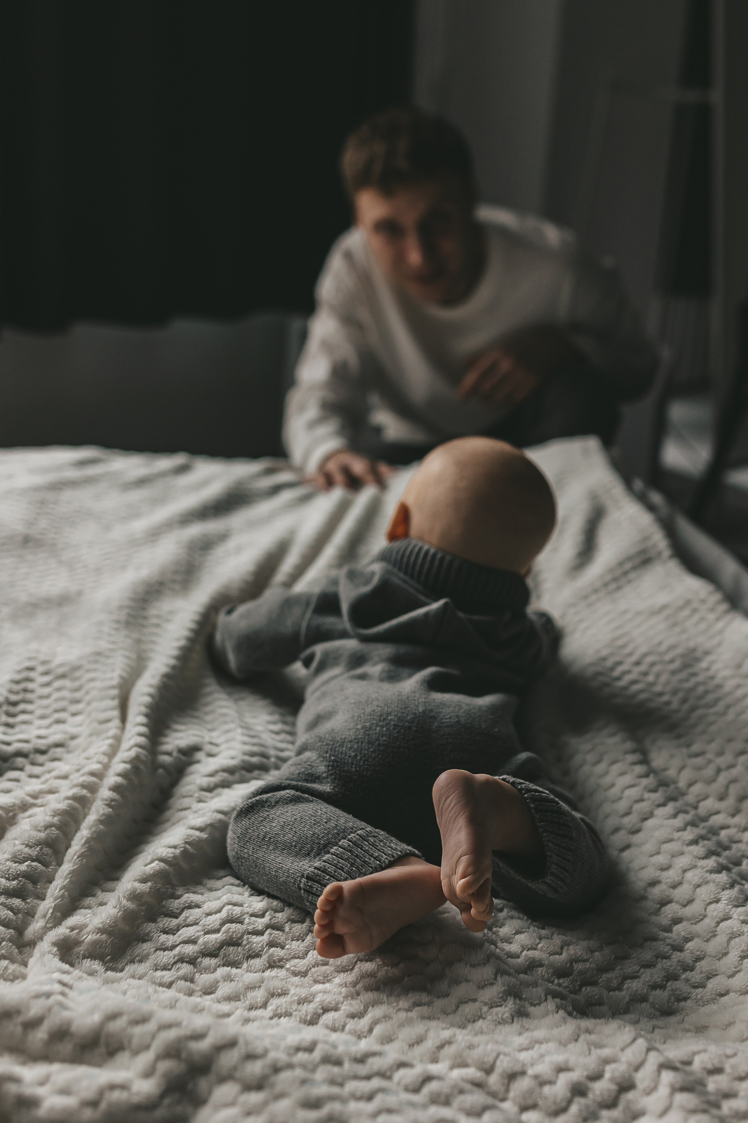 Фотосессия мамы с новорожденным в студии. Семейный и женский фотограф в Москве Надежда Воробьева