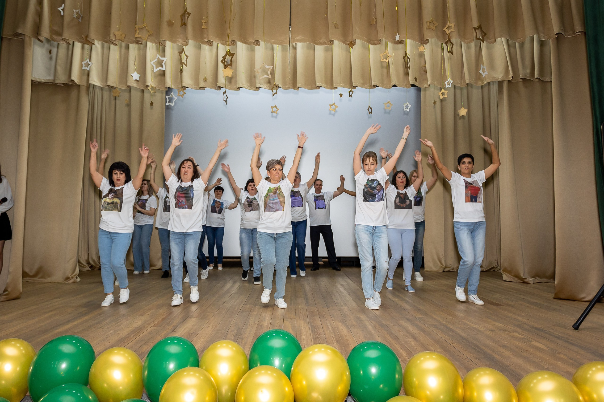 Вручение аттестата и выпускной вечер. Выпускные альбомы Майкоп, Краснодар Елена Золотарева