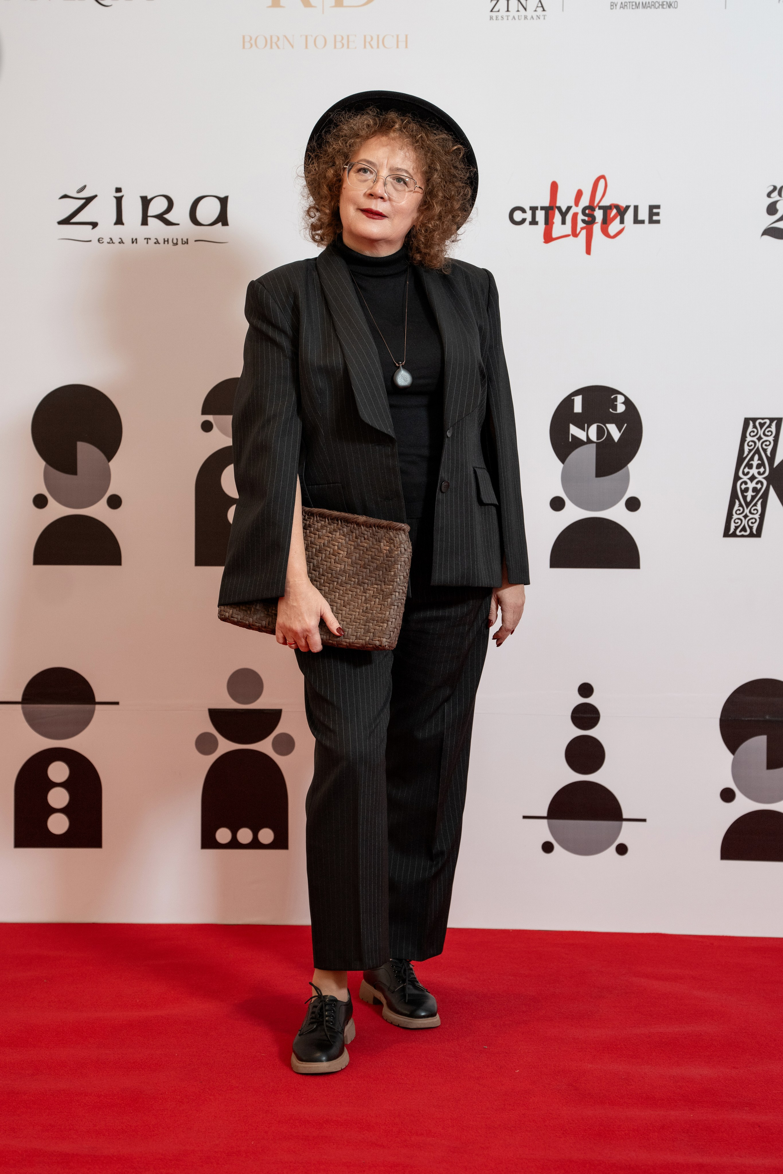 Backstage. Сайт Алматинского НЮ АРТ, будуар и фэшн фотографа Дениса Карпенко