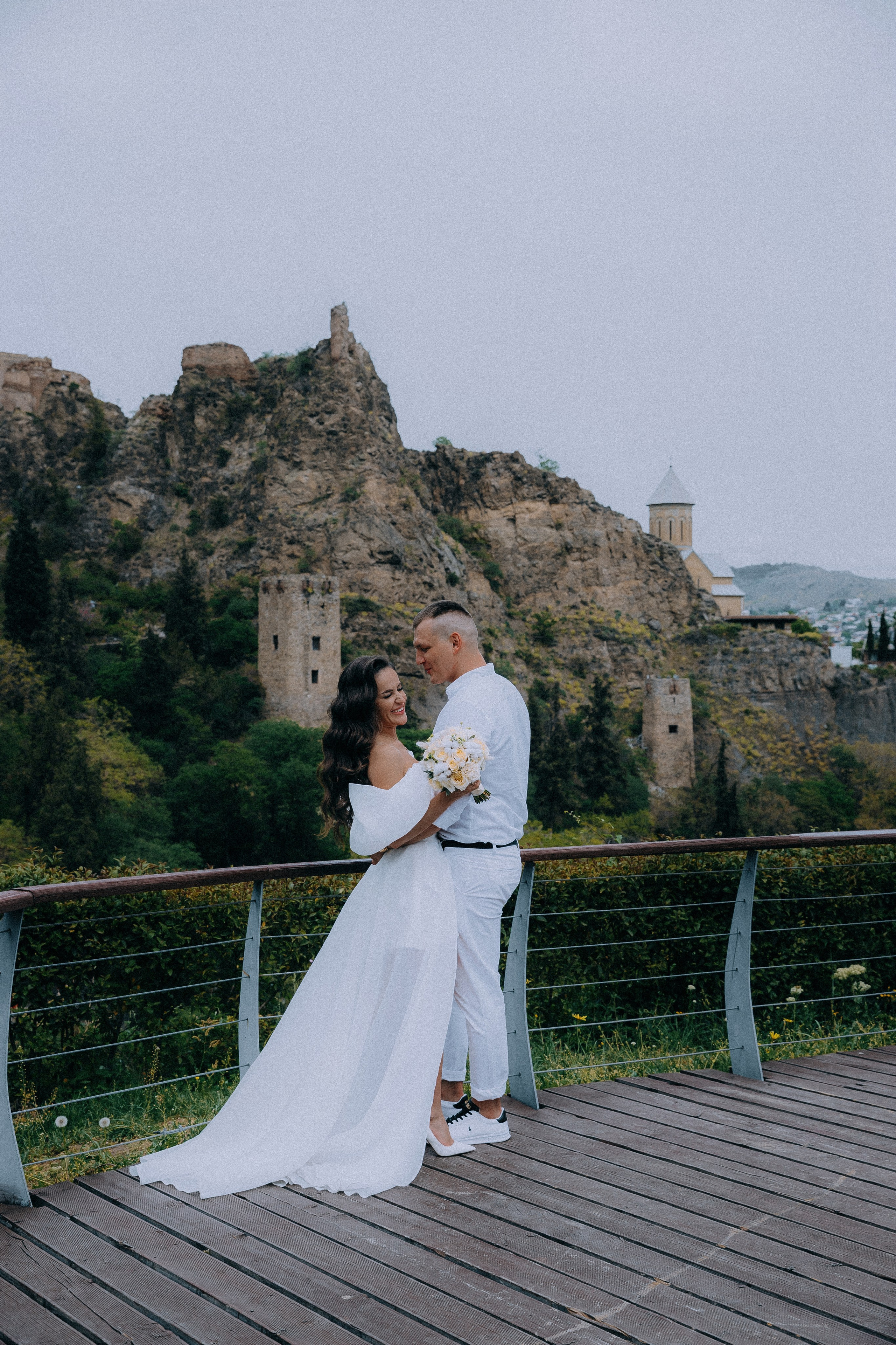 Свадебная фотосессия в ботаническом саду Тбилиси. Свадебный фотограф Грузия Тбилиси