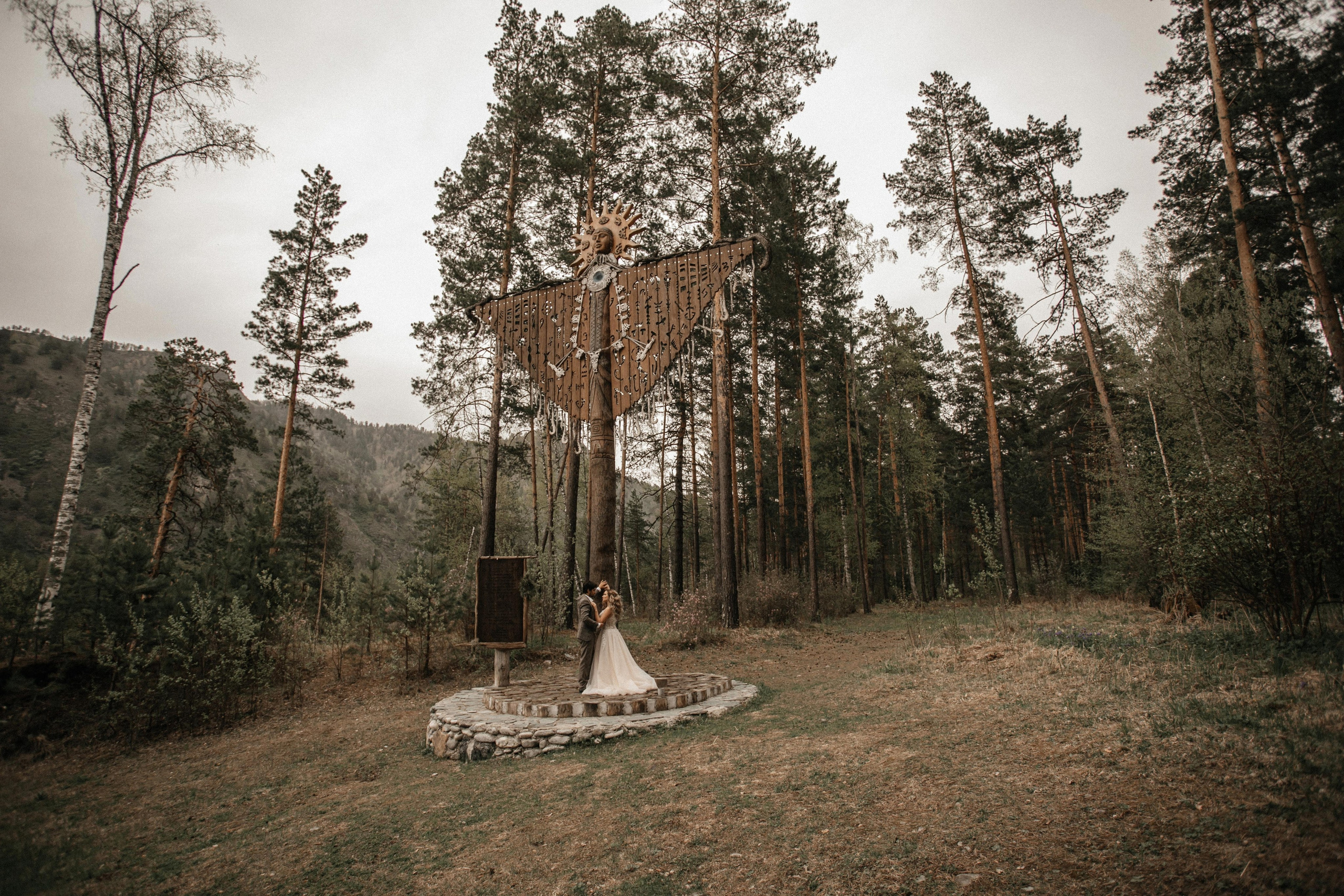 Свадебная история для двоих в Горном Алтае. Свадебный и семейный фотограф Рассказова Виктория