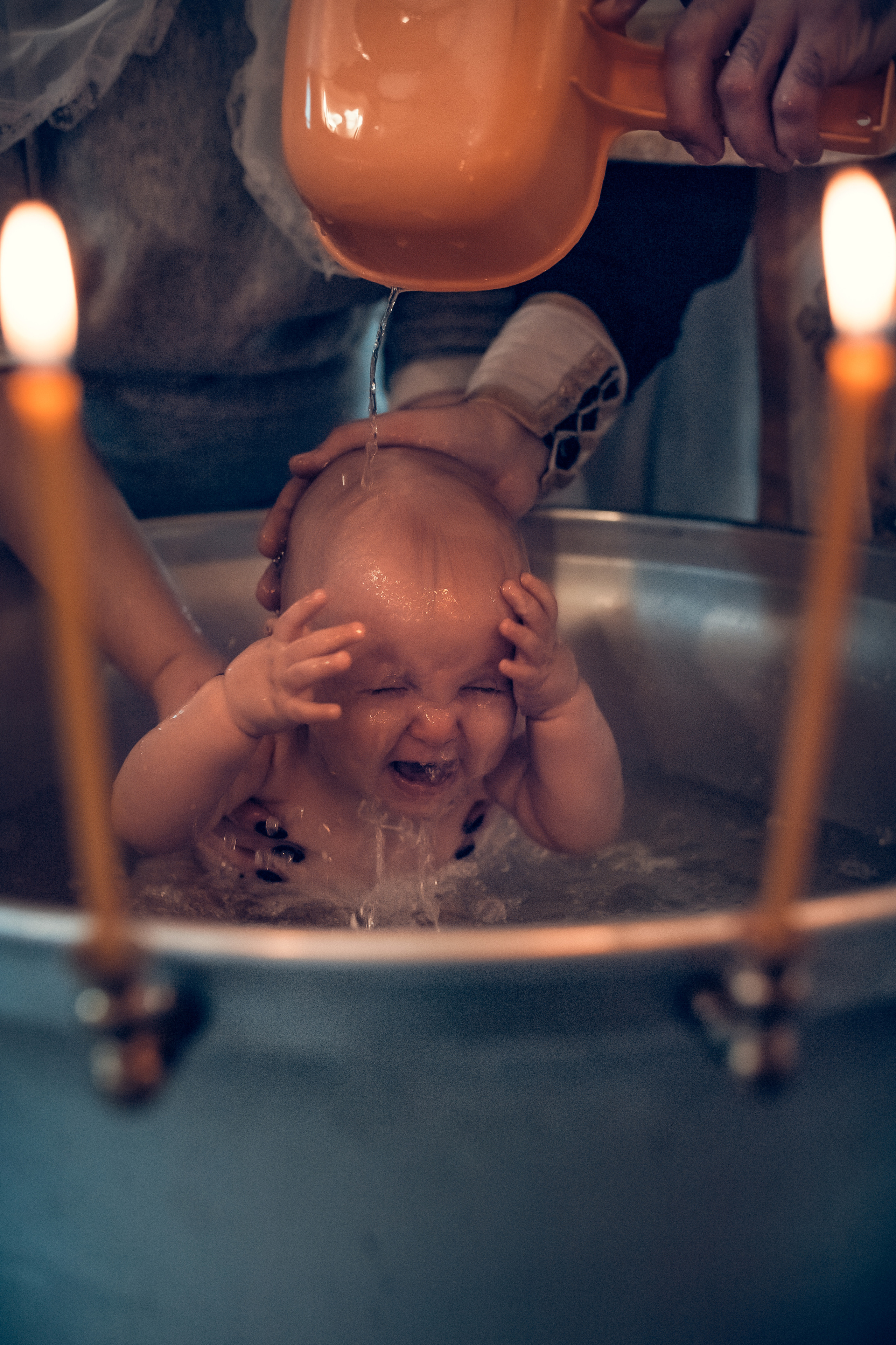 Крещение близнецов Артемия и Тимофея в храме Тихвинской иконы Божией Матери. Екатерина Крапивина фотограф церковных Таинств в Нижний Новгороде