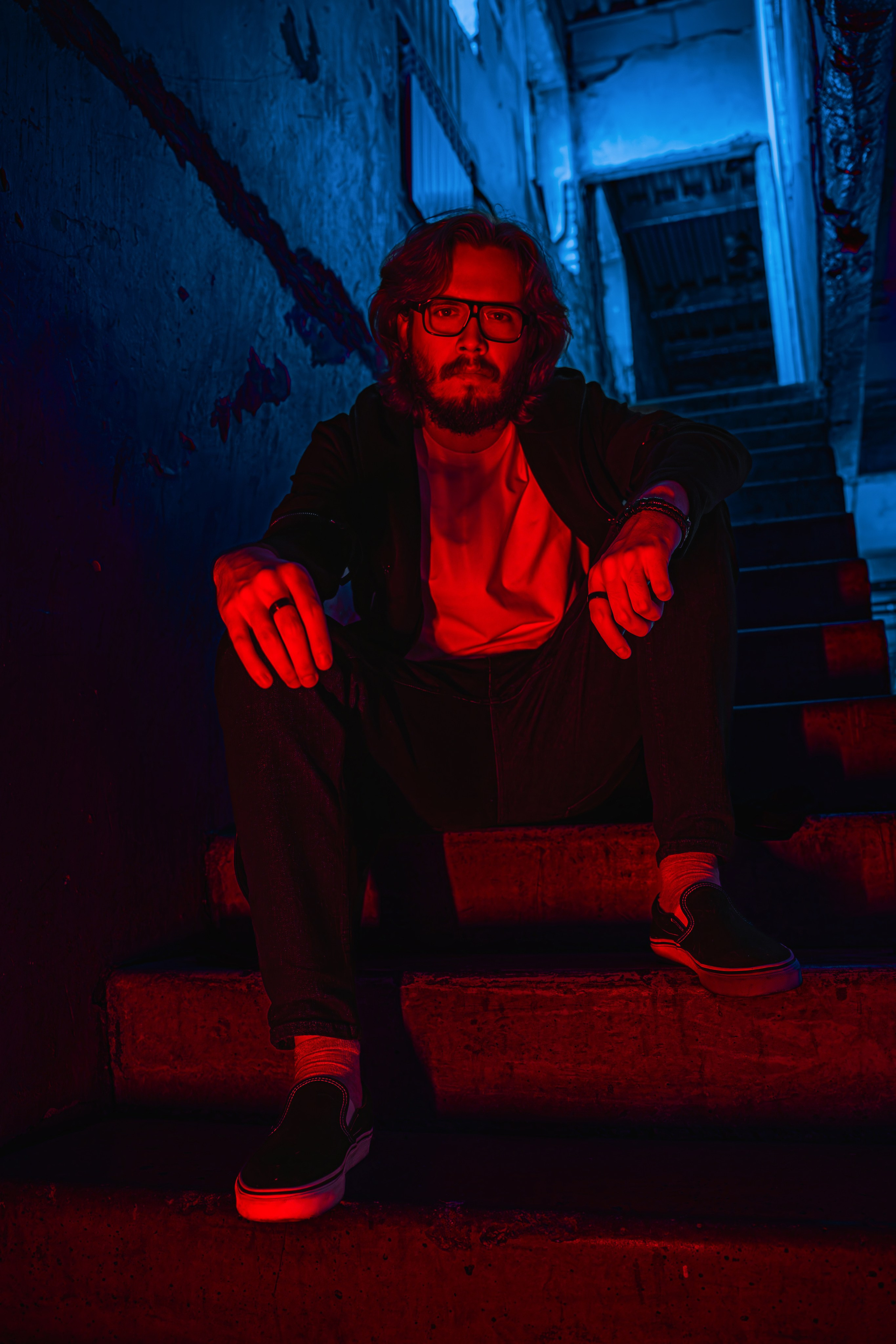 Мрак в неоновых лучах. Репортажный фотограф Анастасия Рубцова