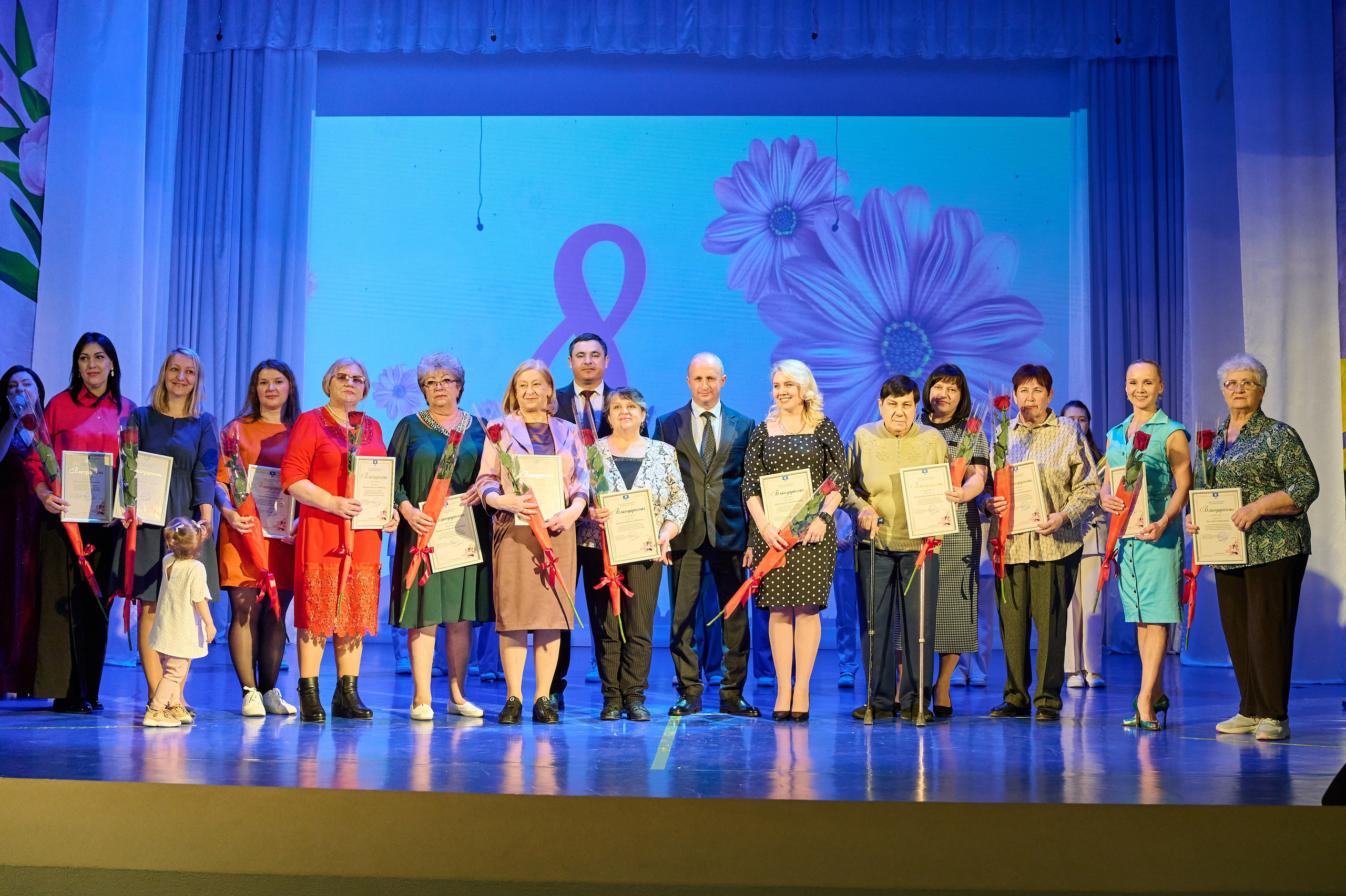 8 марта в Марьиной роще. Жизнь курорта Кабардинка в фотографиях