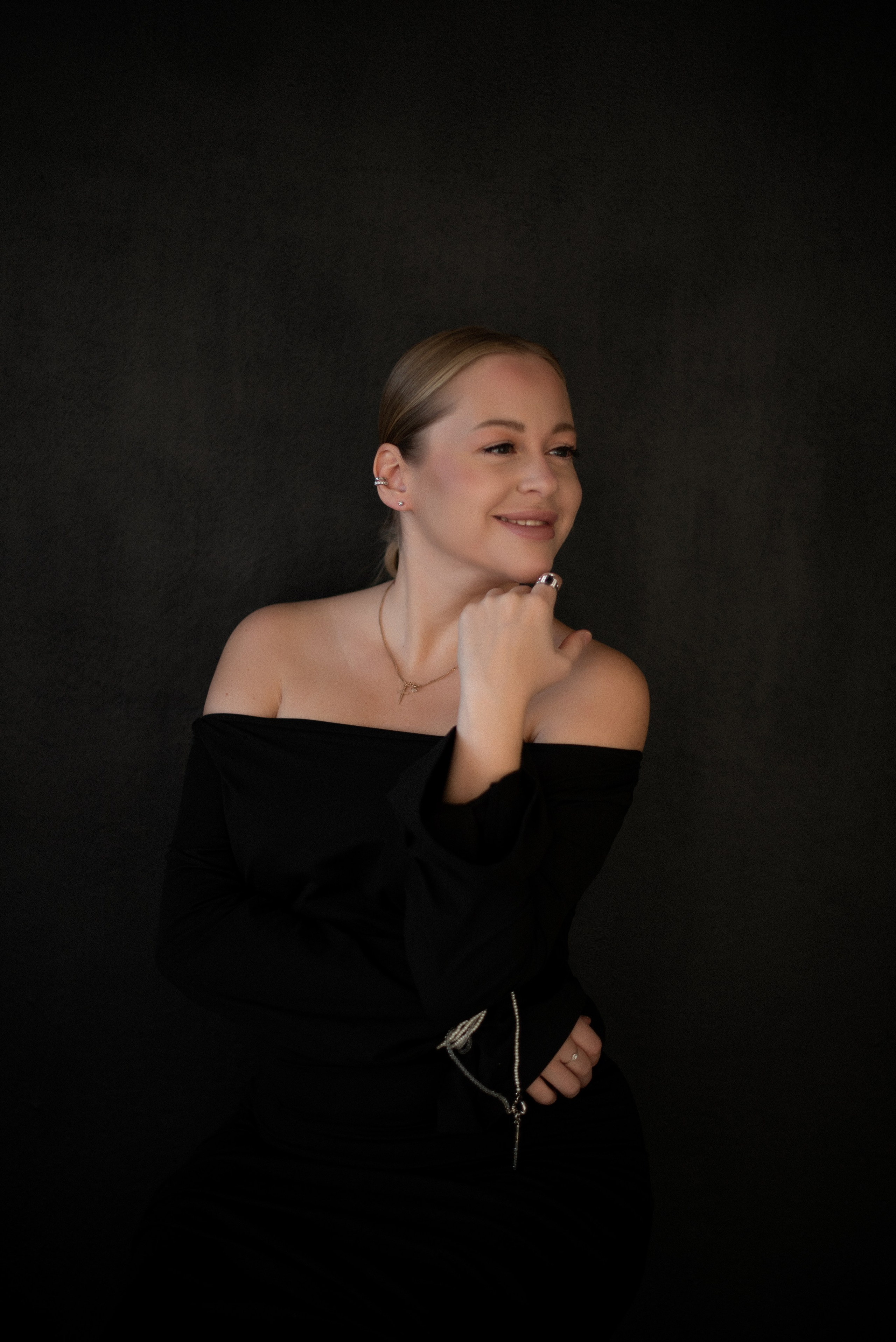 Портретная фотосессия для Елизаветы – элегантность и стиль. Свадебный фотограф в Миассе Татьяна Ружникова