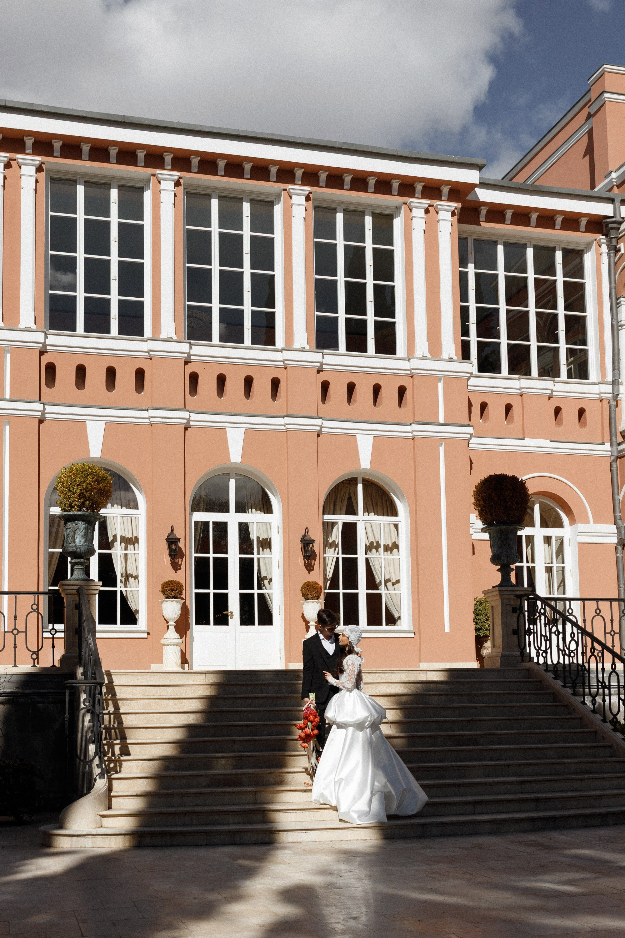 Петр и Лейла