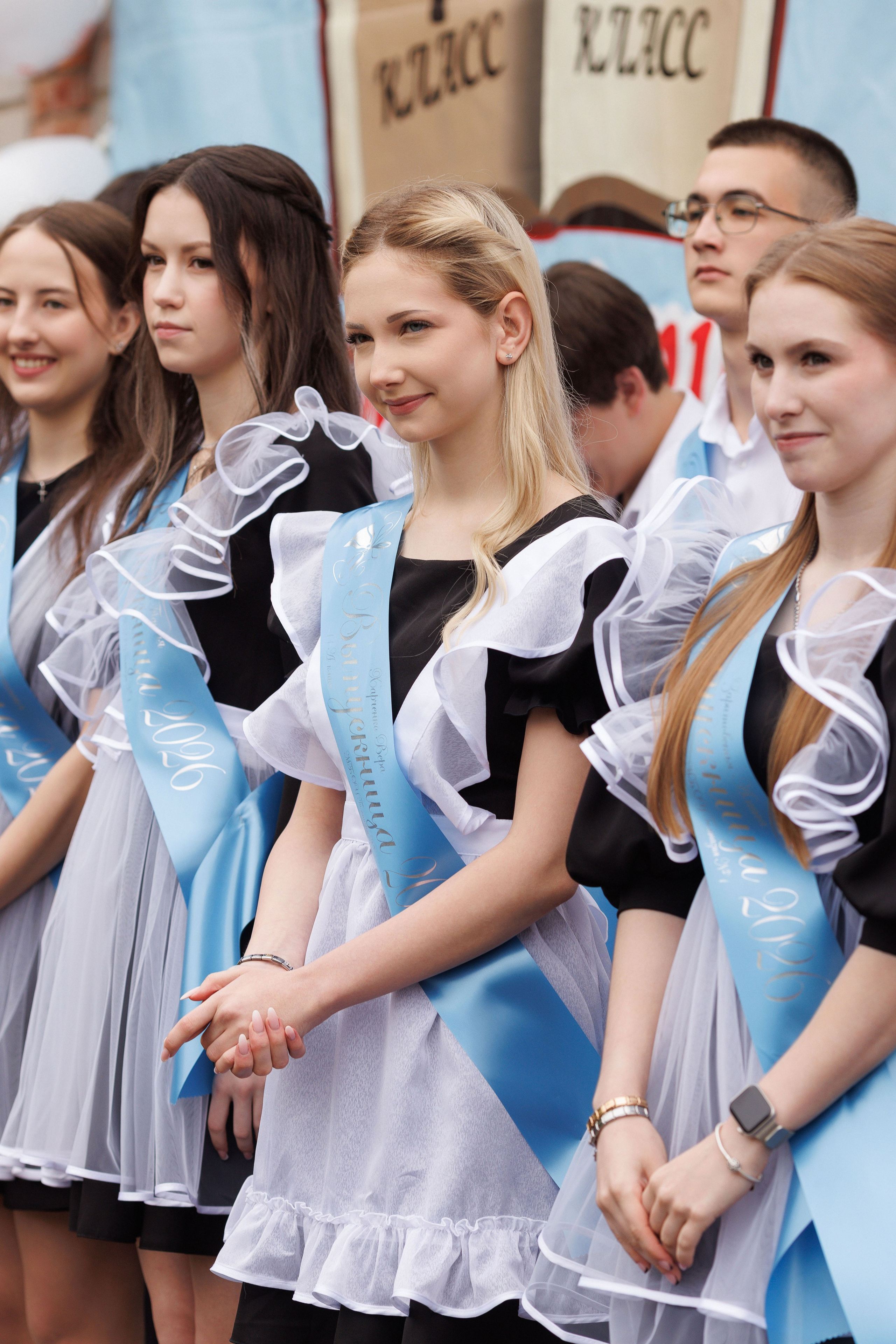 Последний звонок Гимназия Артем. Photoalbum-vl.ru
