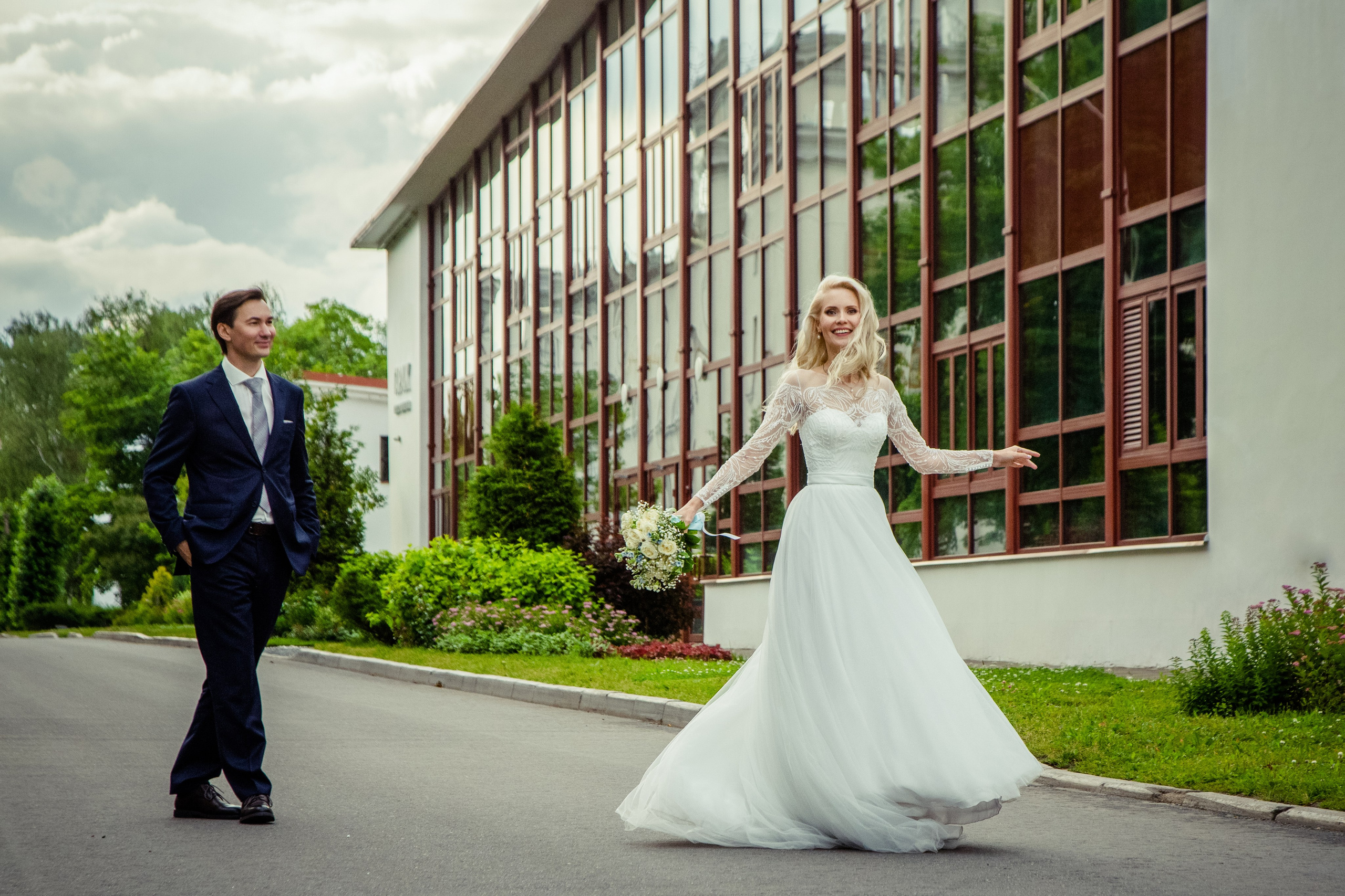 Свадебная фотосессия на ВДНХ. Свадебный и семейный фотограф в Москве и Подмосковье Лариса Козлова