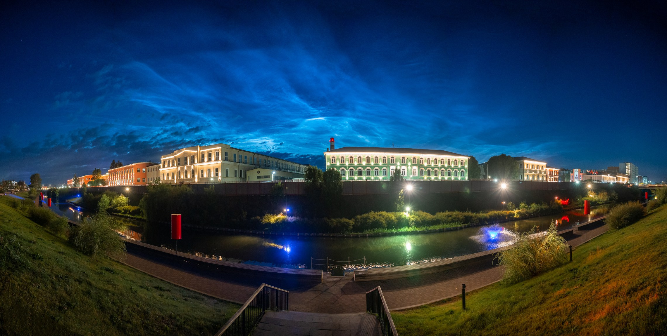 Серебристые облака над Тульским оружейным заводом