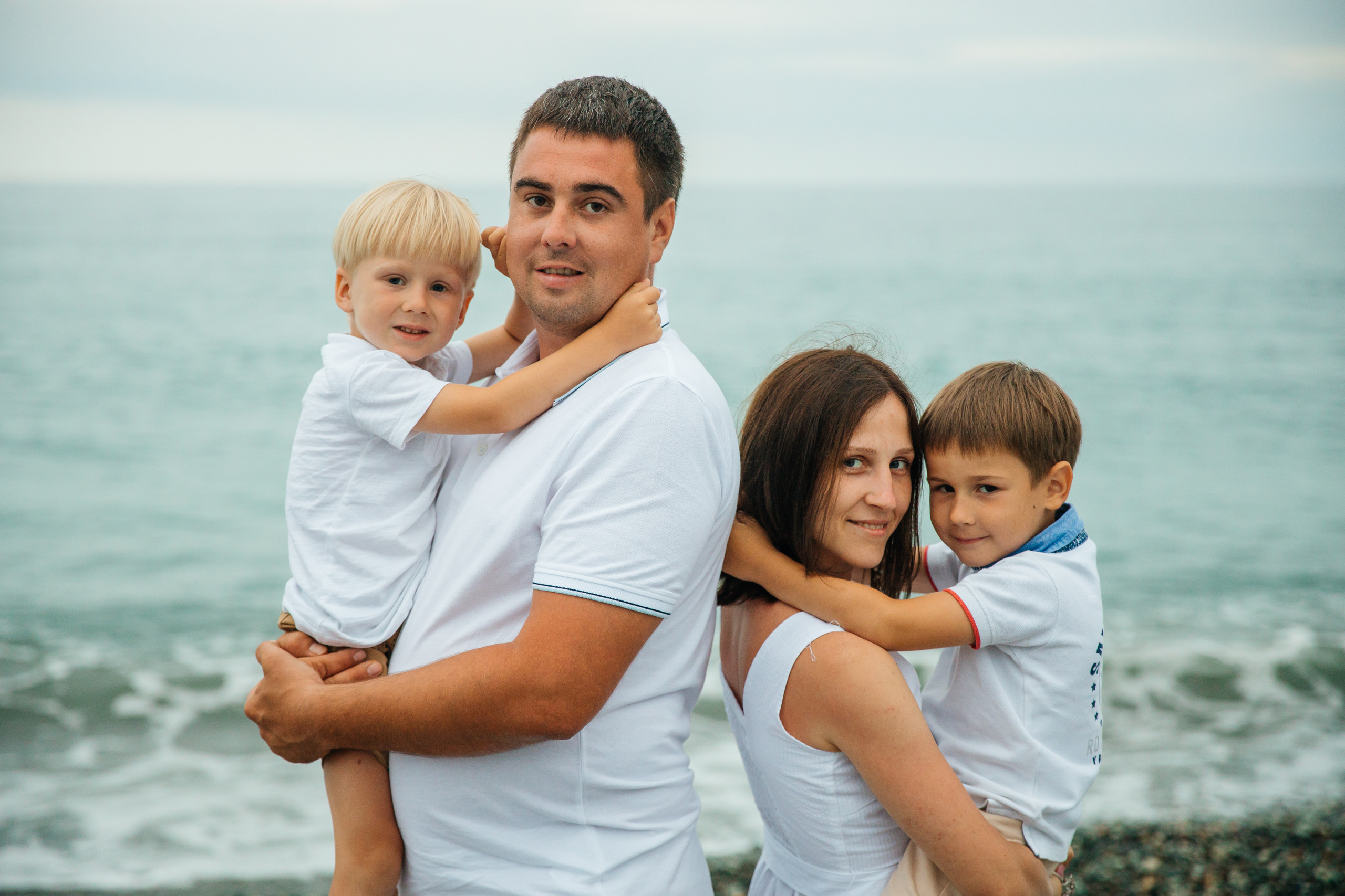 Дмитрий, Влада и дети у моря. Фотограф в Сочи. Свадебная видеосъемка Сочи