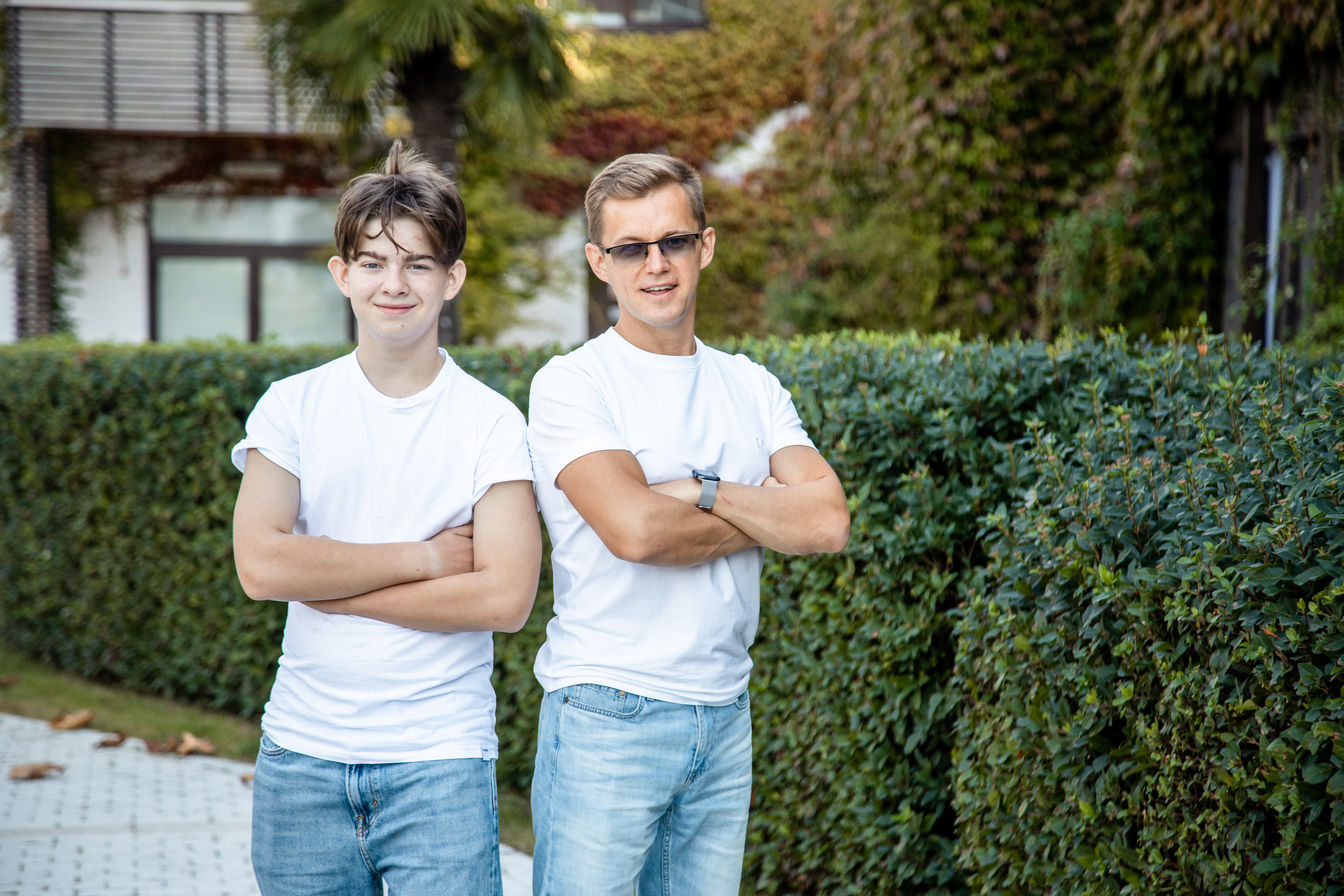 Федор, Алена, Родион, Арина и Тая и песик корги. Фотограф в Сочи. Свадебная видеосъемка Сочи