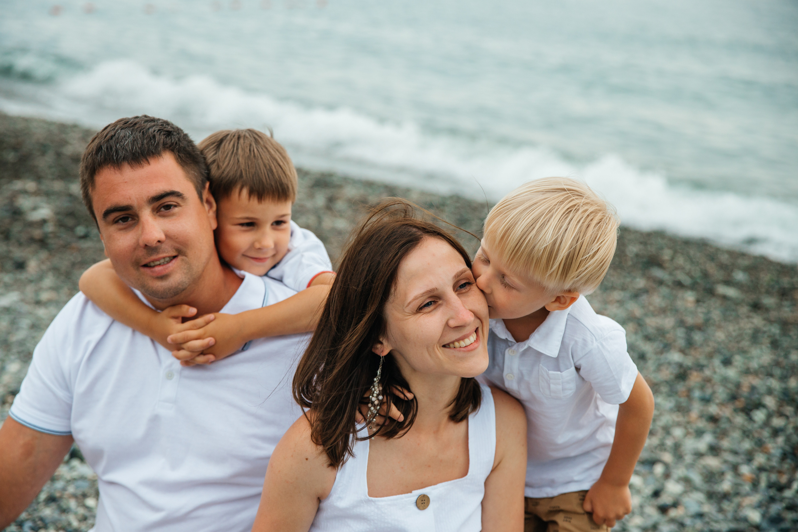 Дмитрий, Влада и дети у моря. Фотограф в Сочи. Свадебная видеосъемка Сочи