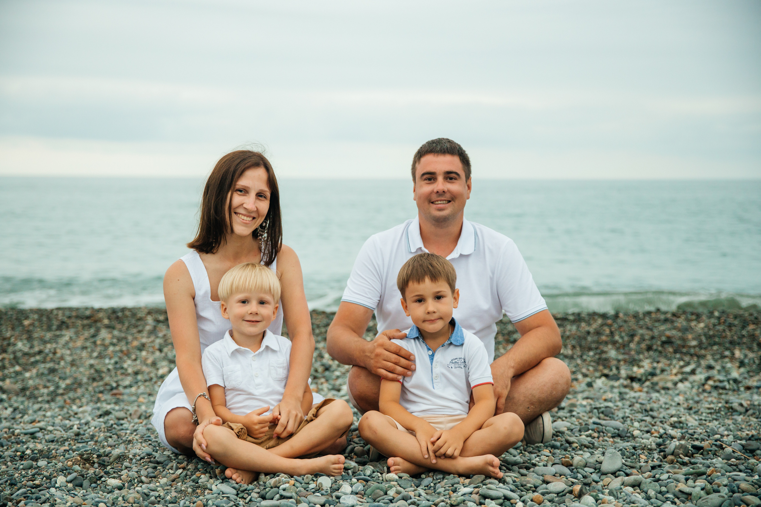 Дмитрий, Влада и дети у моря. Фотограф в Сочи. Свадебная видеосъемка Сочи