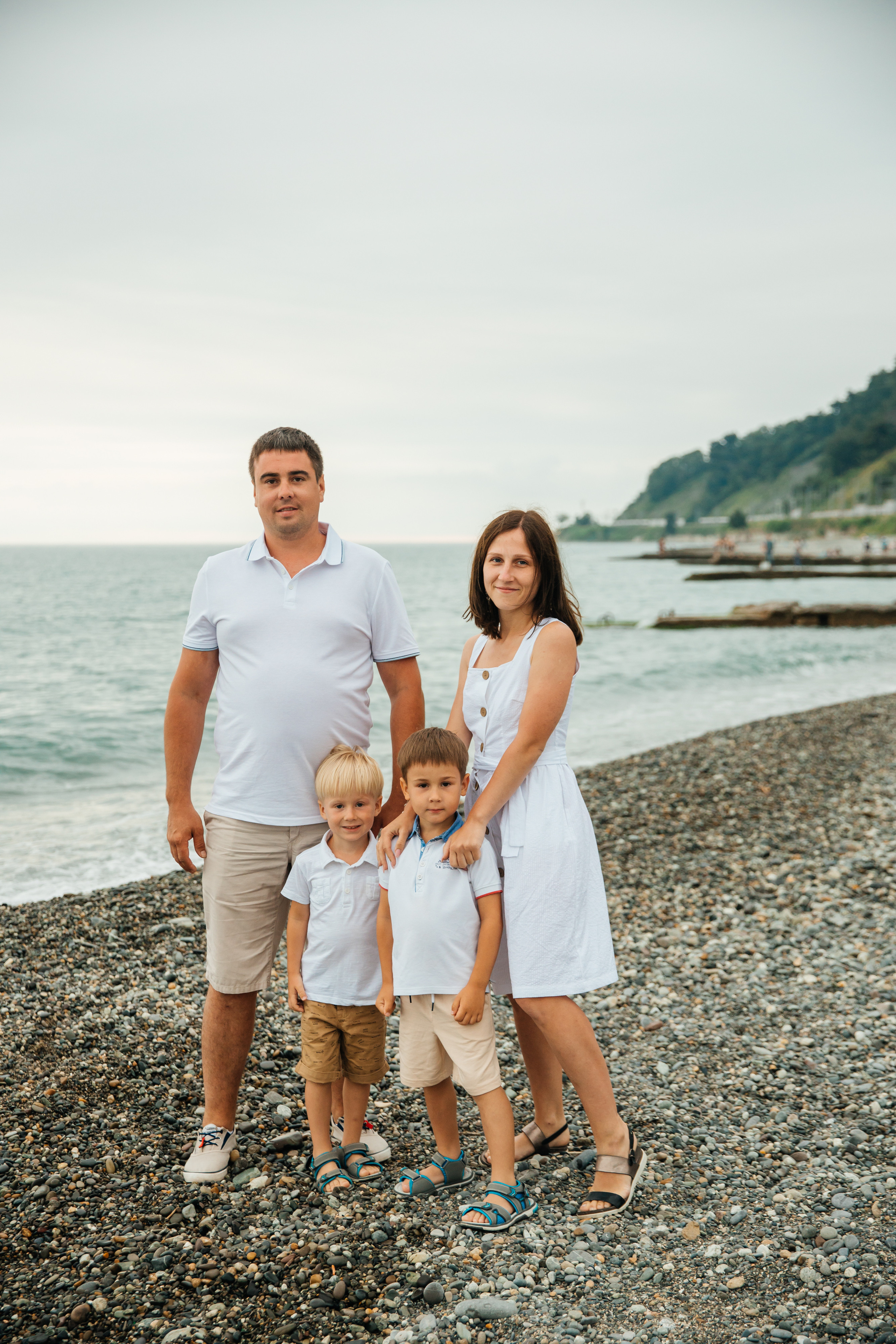 Дмитрий, Влада и дети у моря. Фотограф в Сочи. Свадебная видеосъемка Сочи