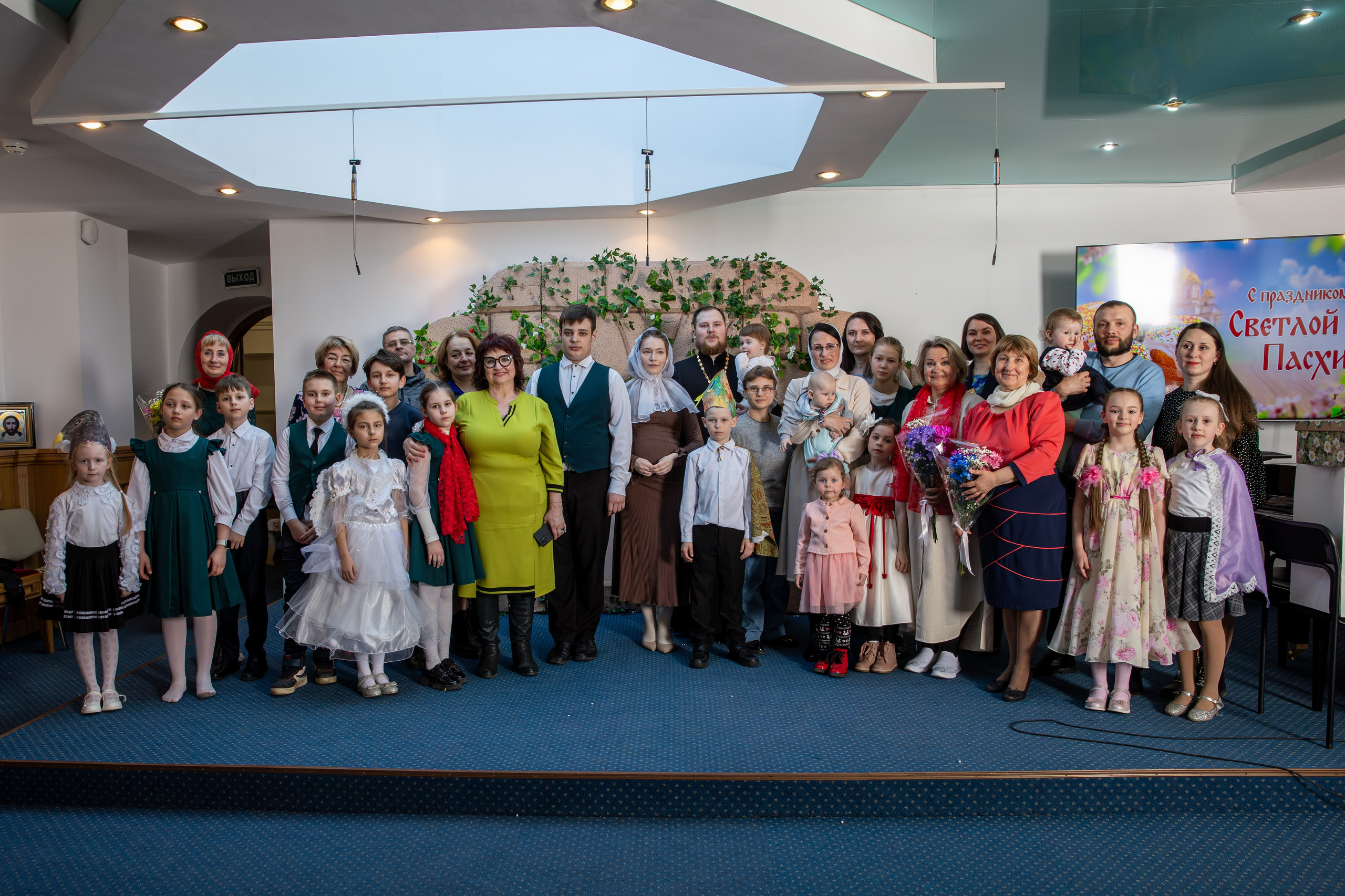 Пасхальный концерт Воскресная школа 2025. Фотограф Таинств Крещение и Венчания г. Магадан Власова Ульяна