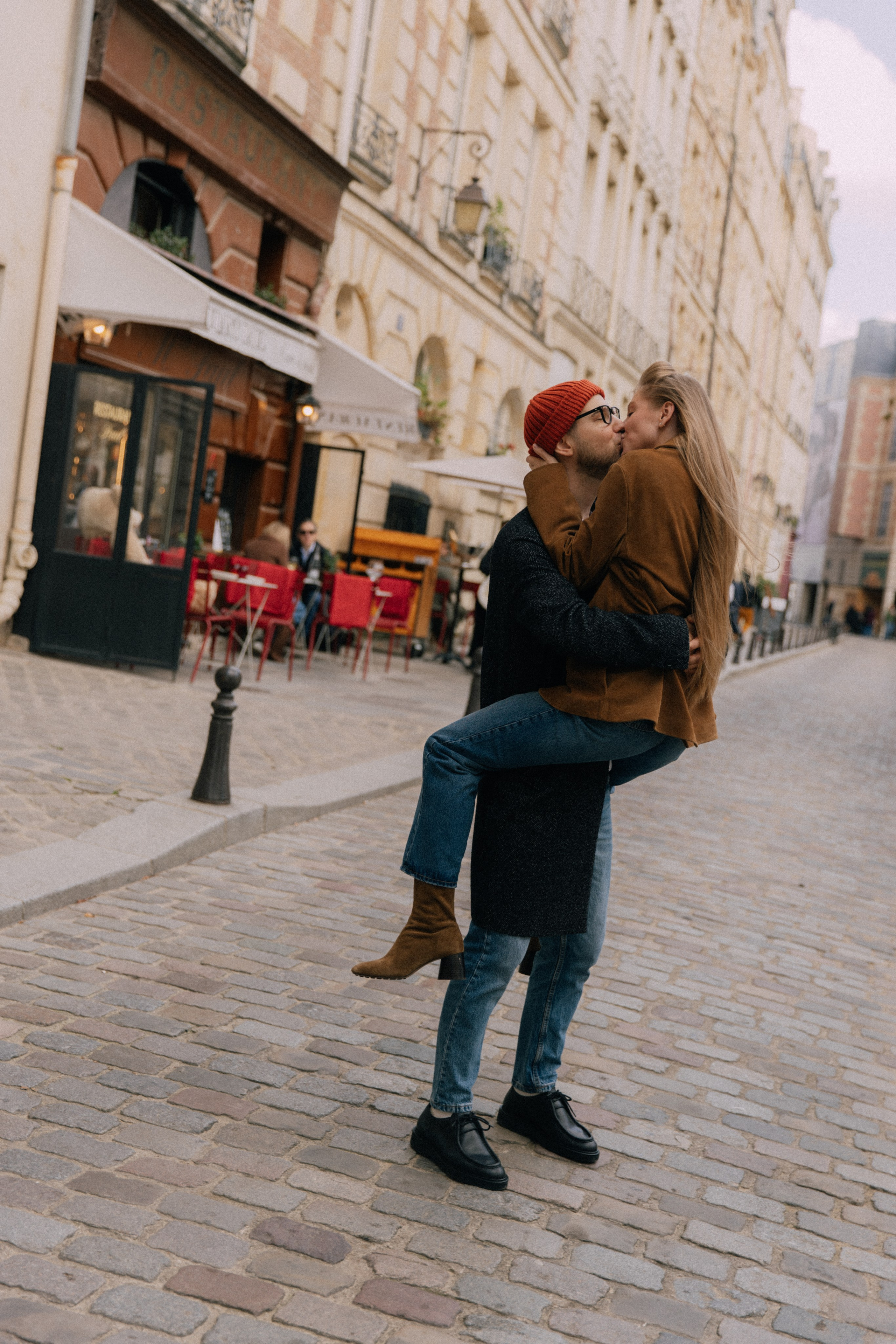 Love you a thousand times. Photographer in Paris