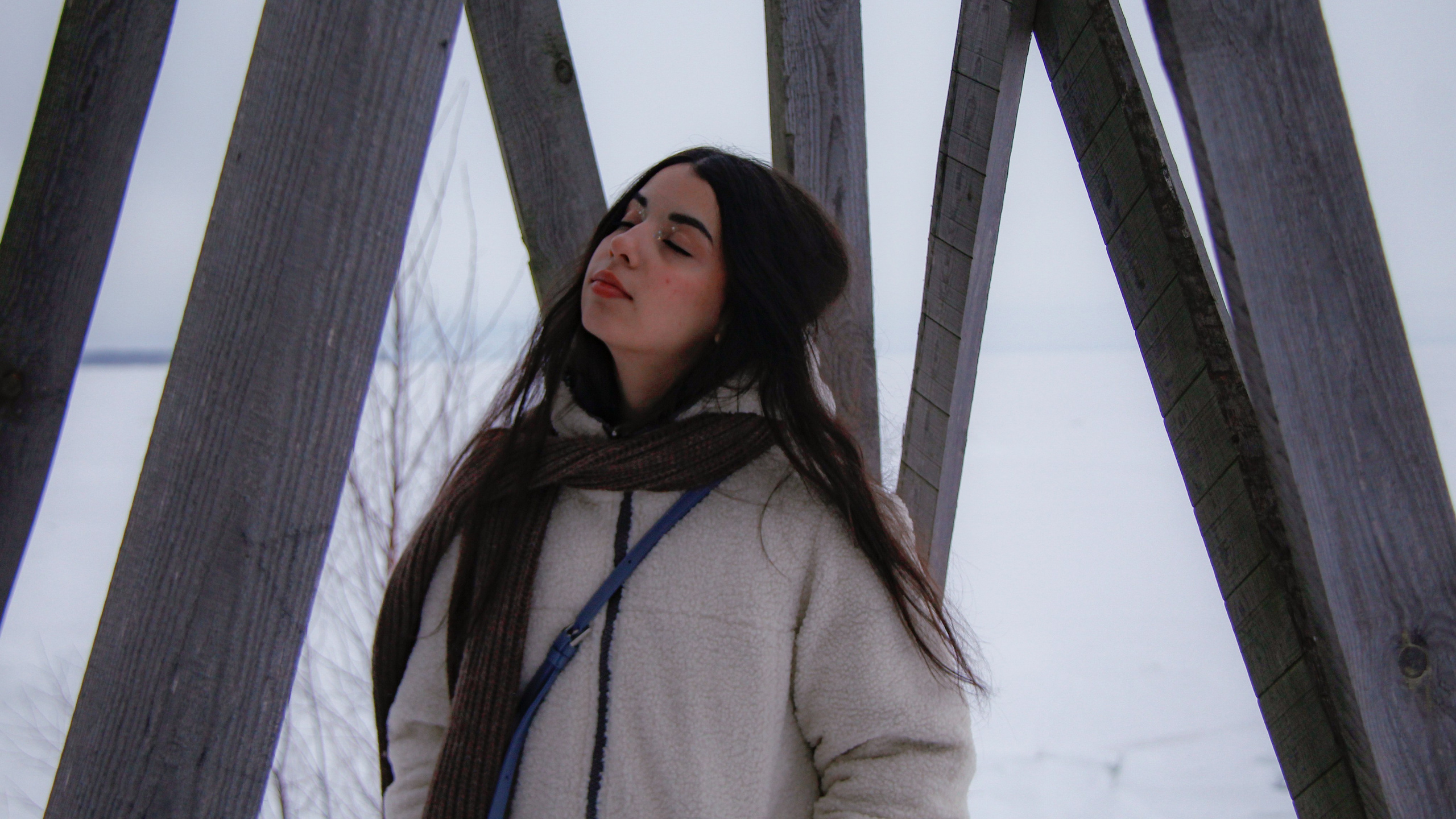 Зимние ветры дуют с озера. Натали. Janie valde |photographer & visual artist